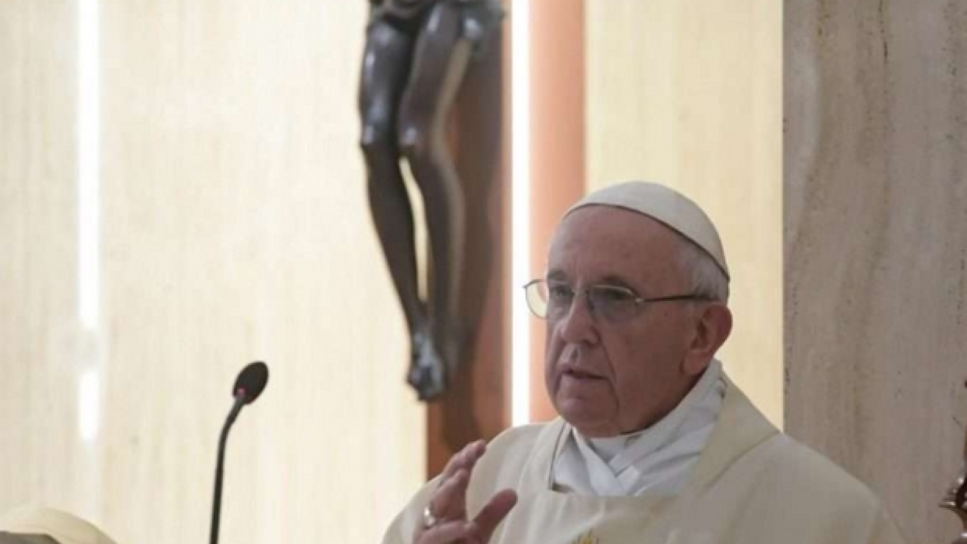 Immagine di Papa Francesco: la novità del Vangelo non ammette una doppia vita