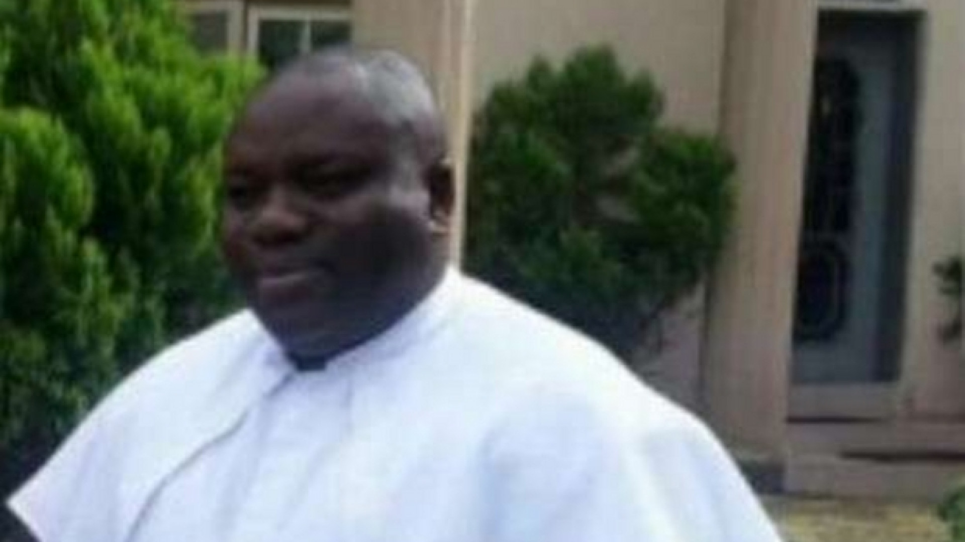 Immagine di Assassinato un altro sacerdote