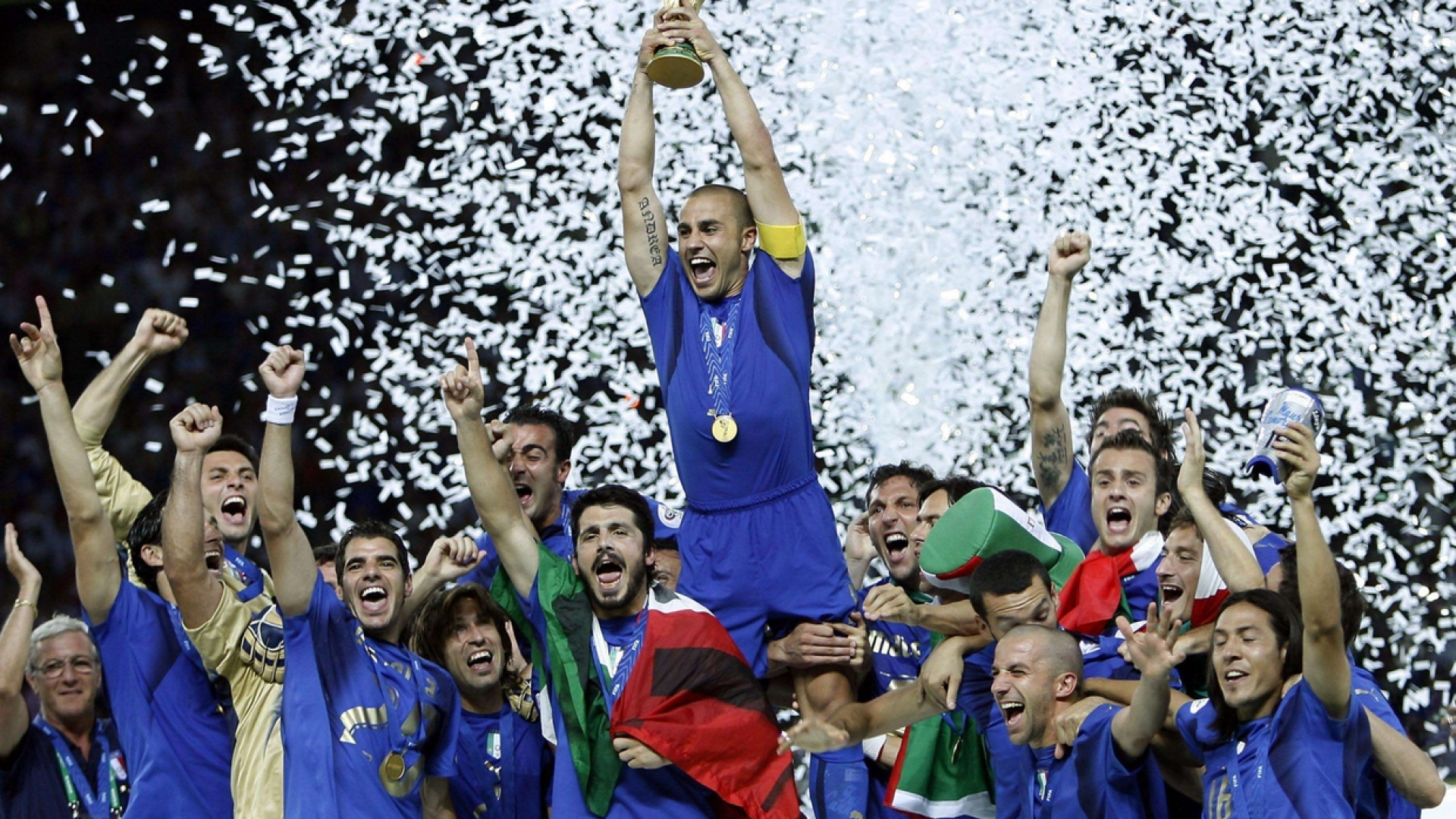 Immagine di 2006 - Al Mondiale da «ultimi» arriva la Coppa che batte Calciopoli