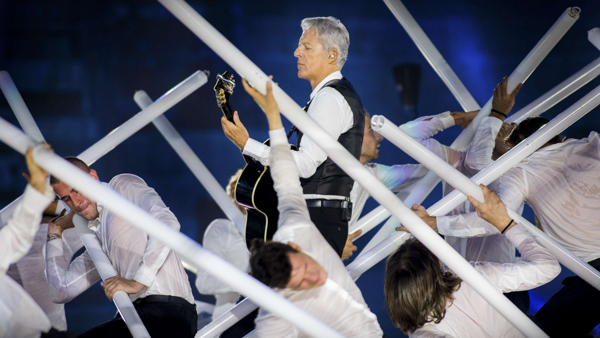 Immagine di Claudio Baglioni scende nell'Arena, il «total show» del 50esimo