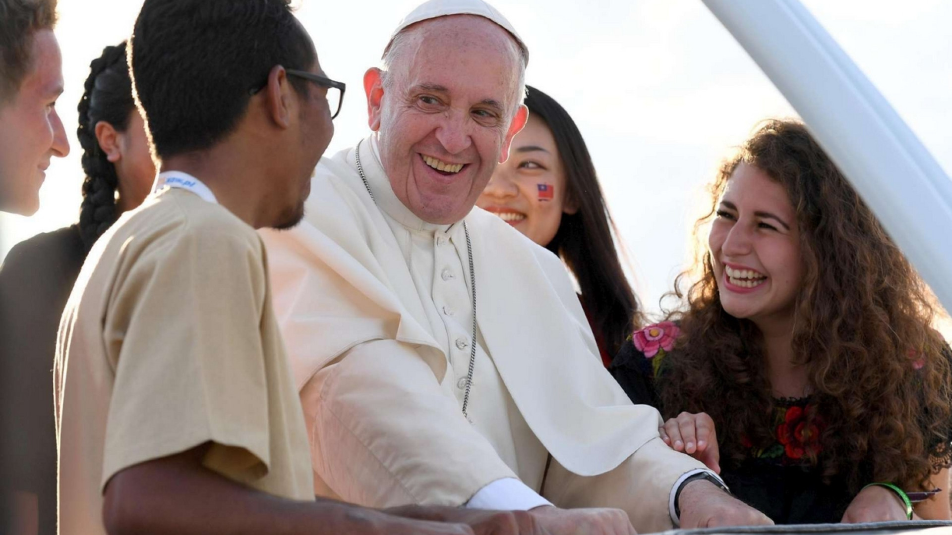 Immagine di Il Papa ai giovani: il sesso è un dono di Dio, non un tabù