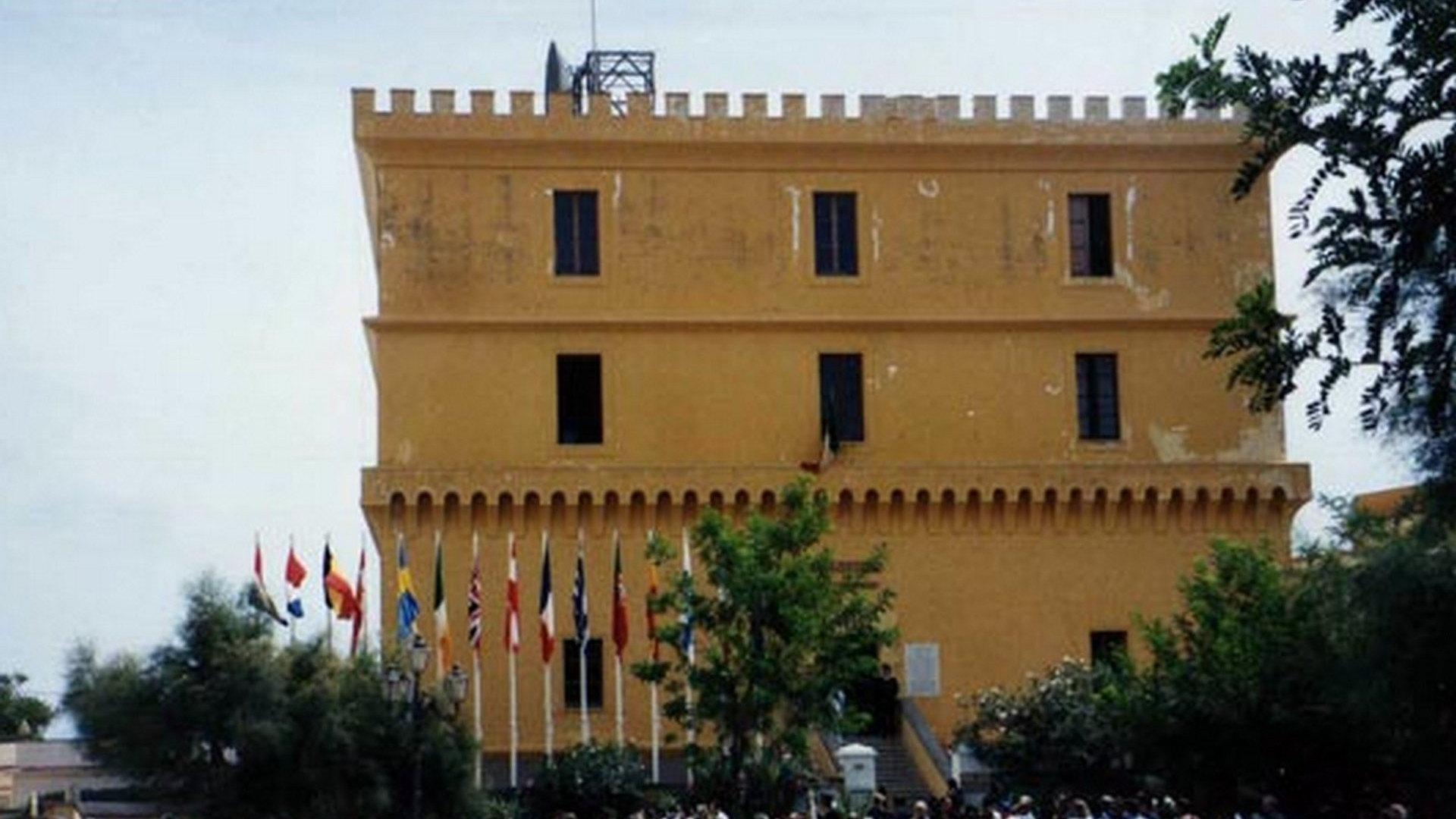 Immagine di Ventotene, senza stranieri anche la scuola media chiude