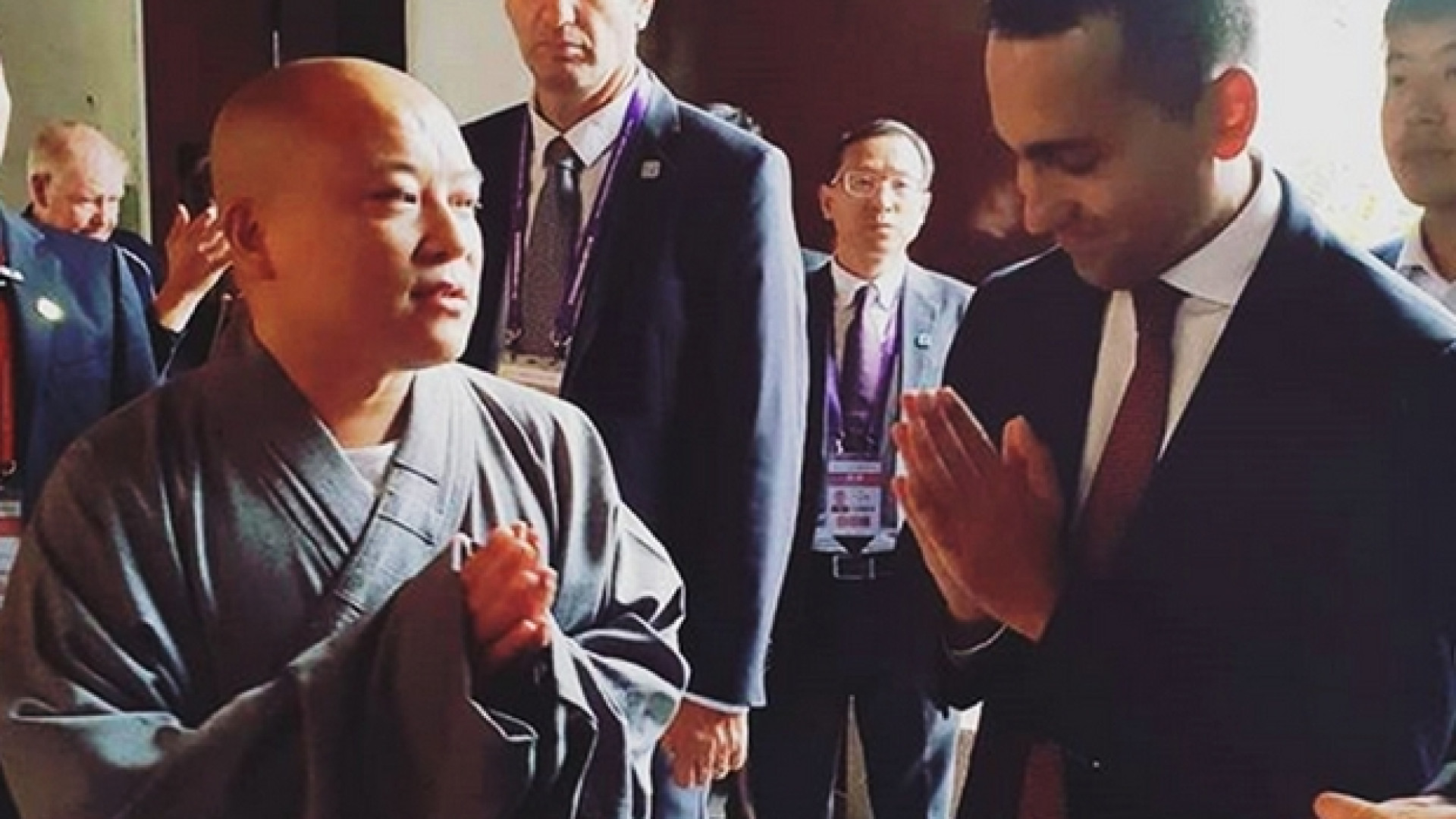 Immagine di Di Maio: reddito di cittadinanza solo a italiani. Ma si può fare?