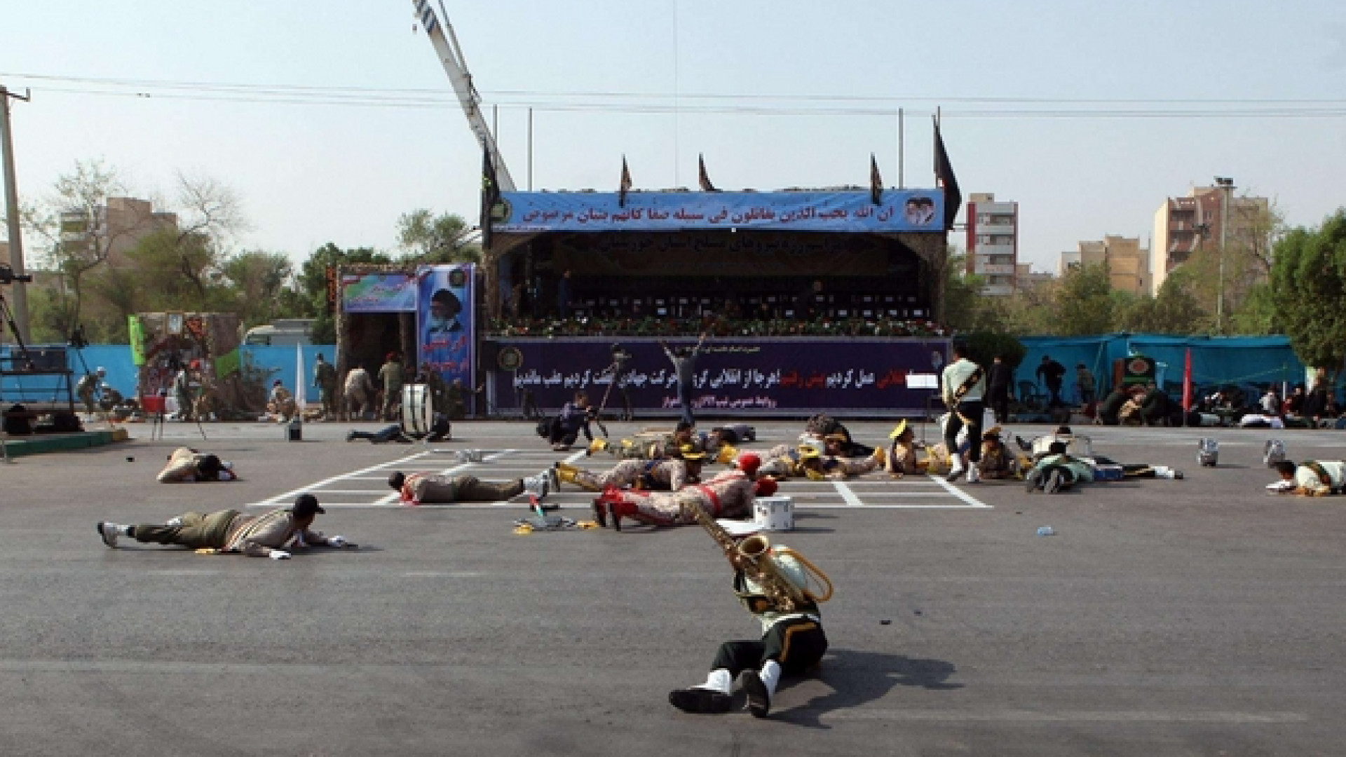 Immagine di Attentato in Iran alla parata militare: 29 morti, decine i feriti
