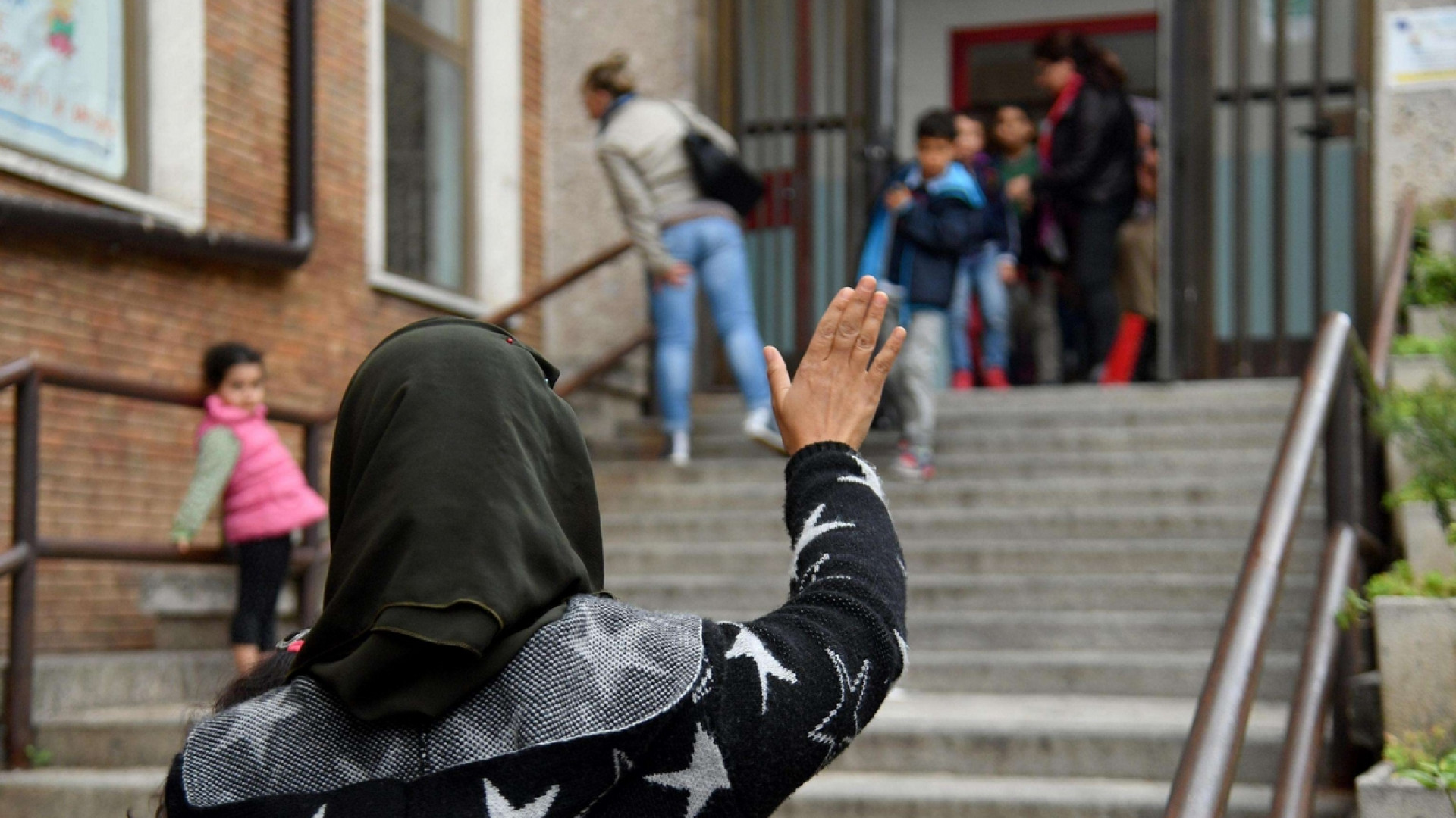 Immagine di Appello del vescovo: risolvere il caso delle mense per gli stranieri