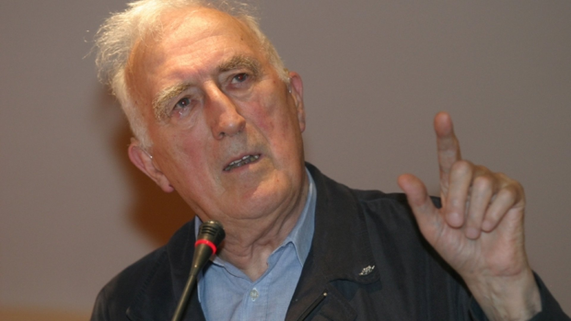 Immagine di Vanier: «Con l’Arca accanto all’umanità ferita. Sempre»