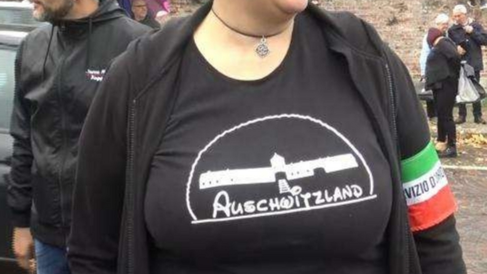Immagine di Forza Nuova sospende la militante che ha indossato la maglietta choc
