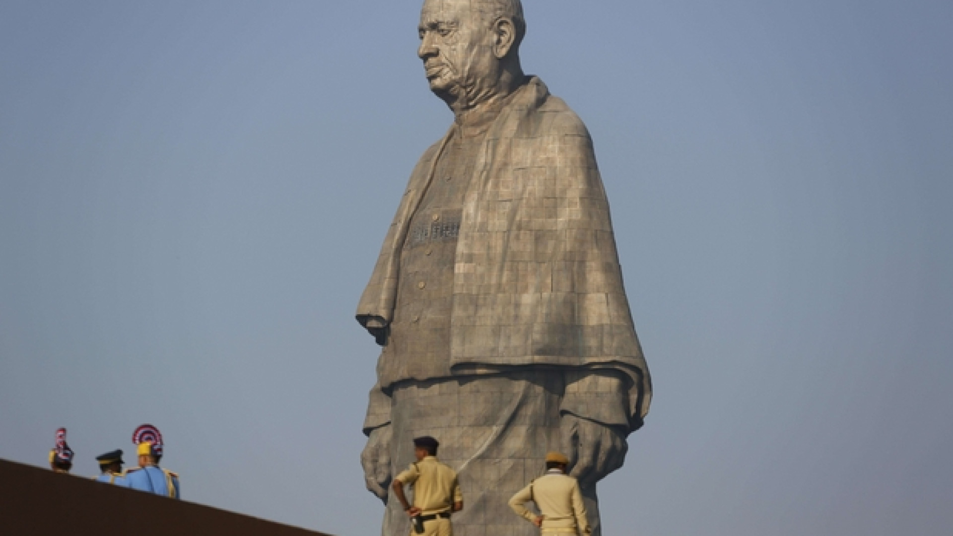 Immagine di Il premier indiano Modi inaugura la statua più alta del mondo