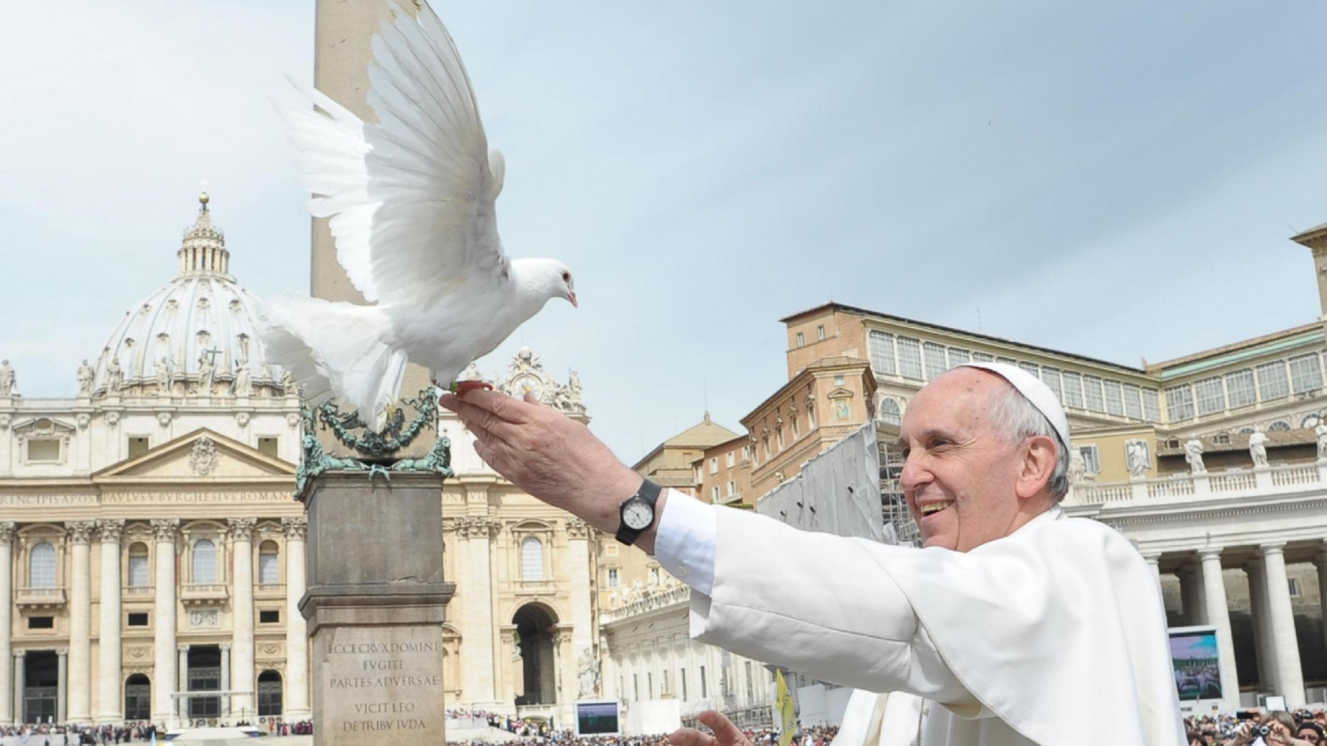 Immagine di Papa Francesco istituisce la «cattedra» in scienze della Pace alla Lateranense