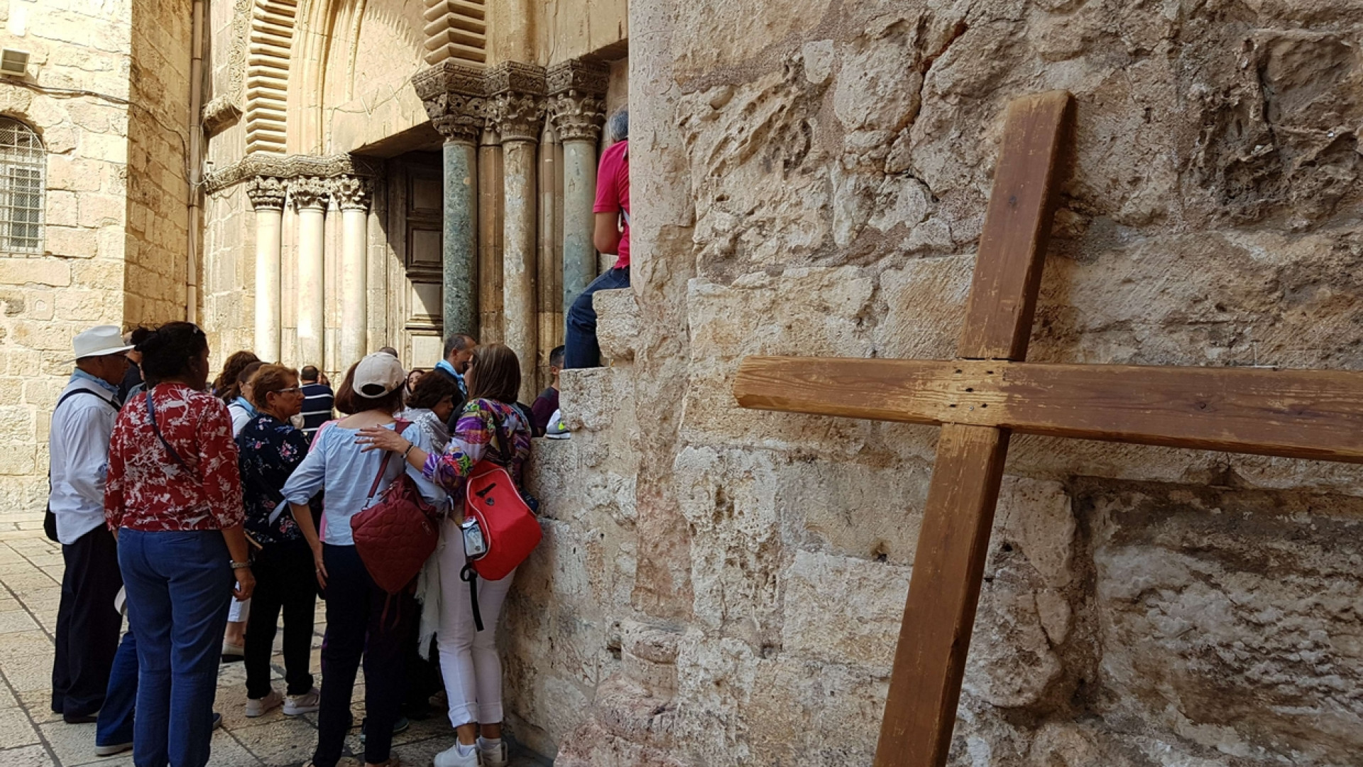 Immagine di Pizzaballa: «I cristiani di Terra Santa accanto agli ultimi. Sempre»