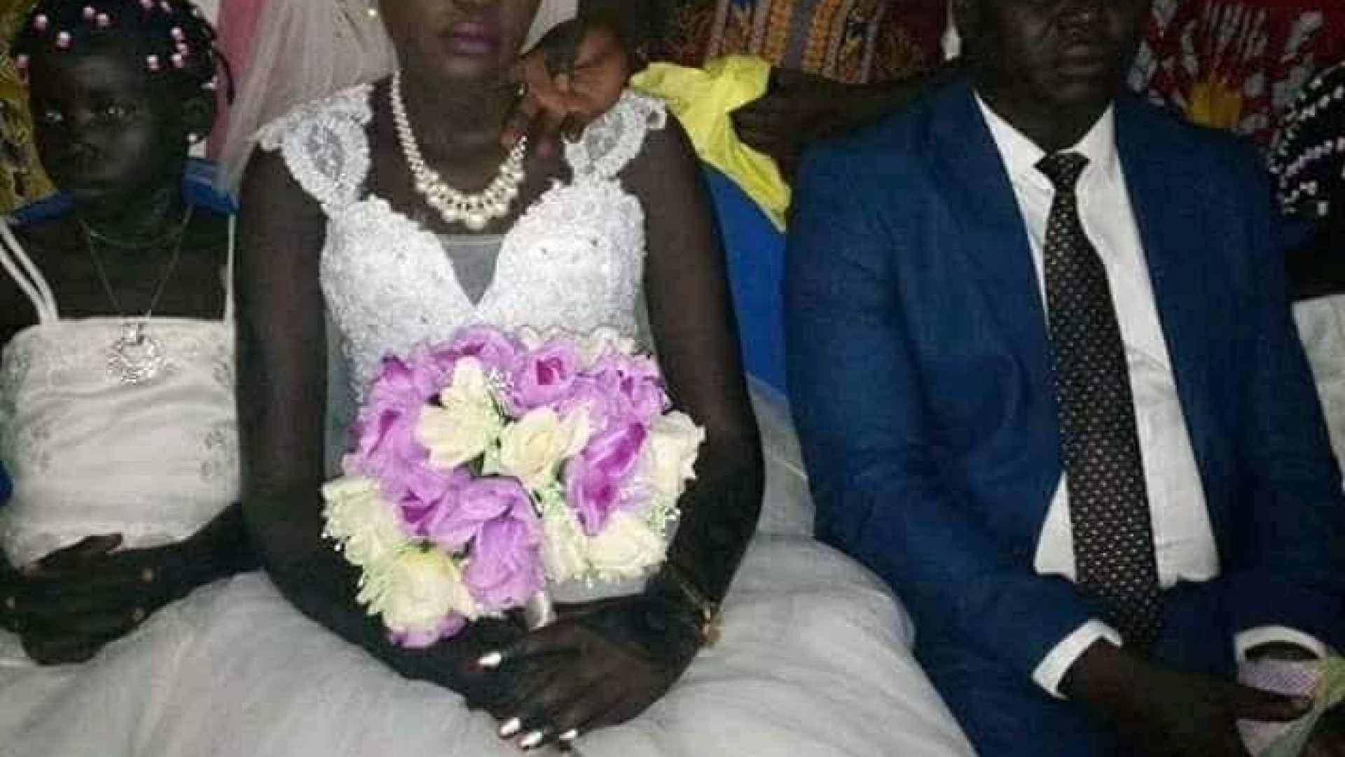 Immagine di Asta su Facebook per una ragazza sposa