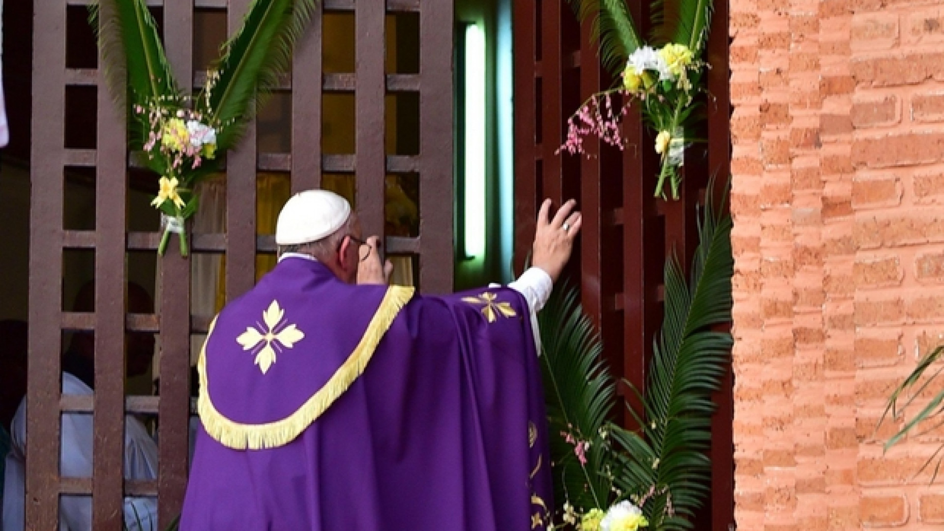 Immagine di 2015 - Con Francesco la misericordia al centro