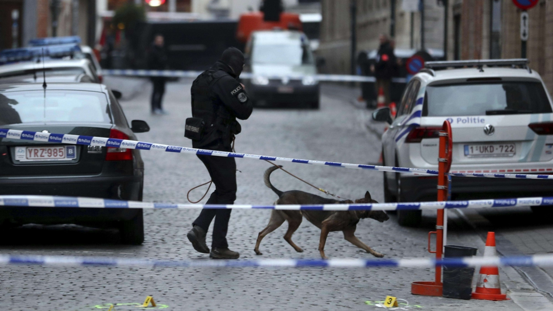 Immagine di Urla Allah Akbar e accoltella poliziotto