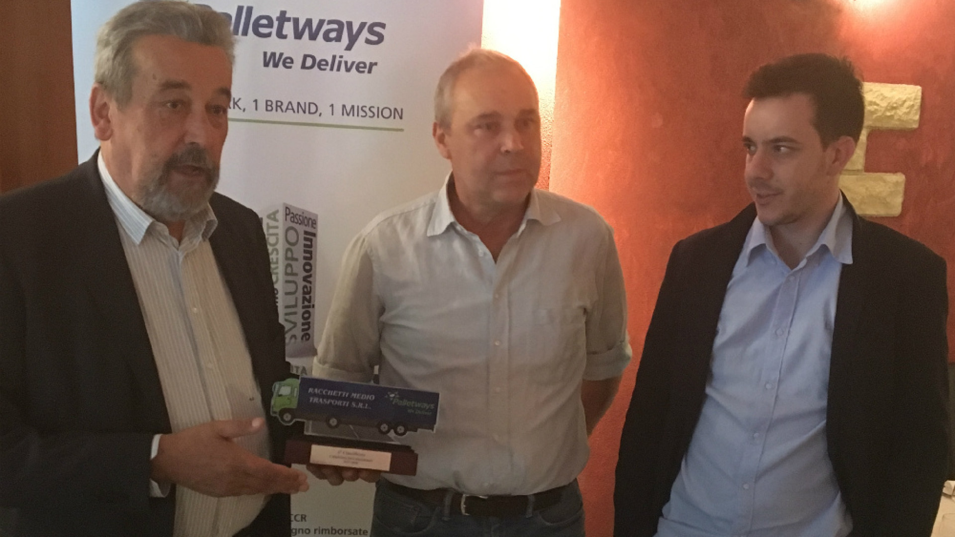 Immagine di Racchetti Mediotrasporti sul podio dei migliori concessionari Palletways dell’anno