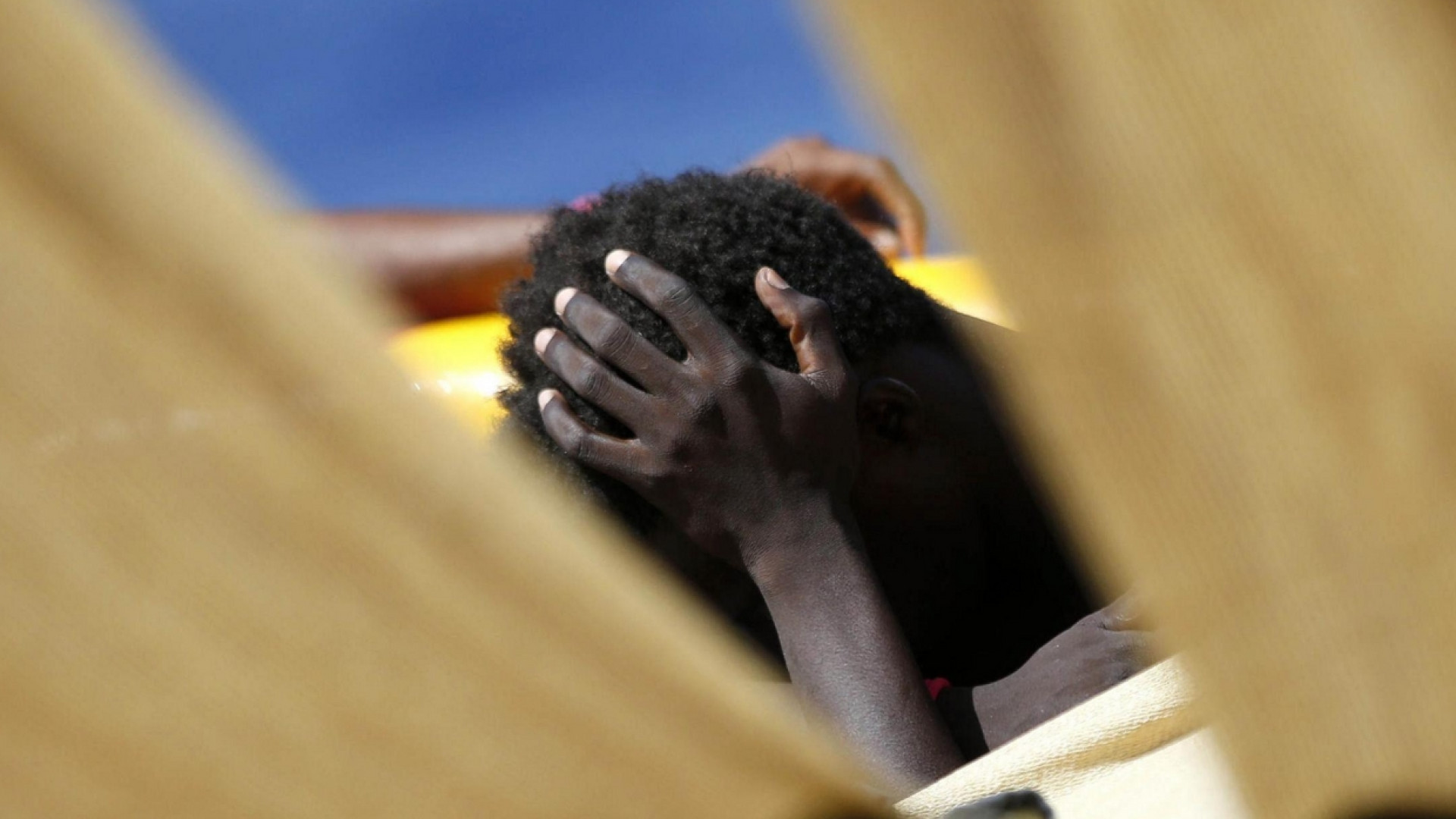 Immagine di 15 alla deriva, morti di fame e freddo. «Abbiamo gettato i corpi in mare»