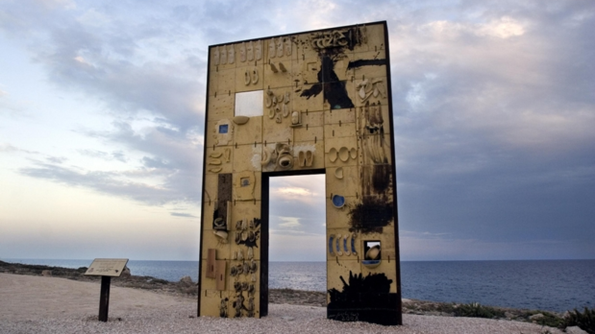 Immagine di Un francobollo dedicato a Lampedusa e ai migranti