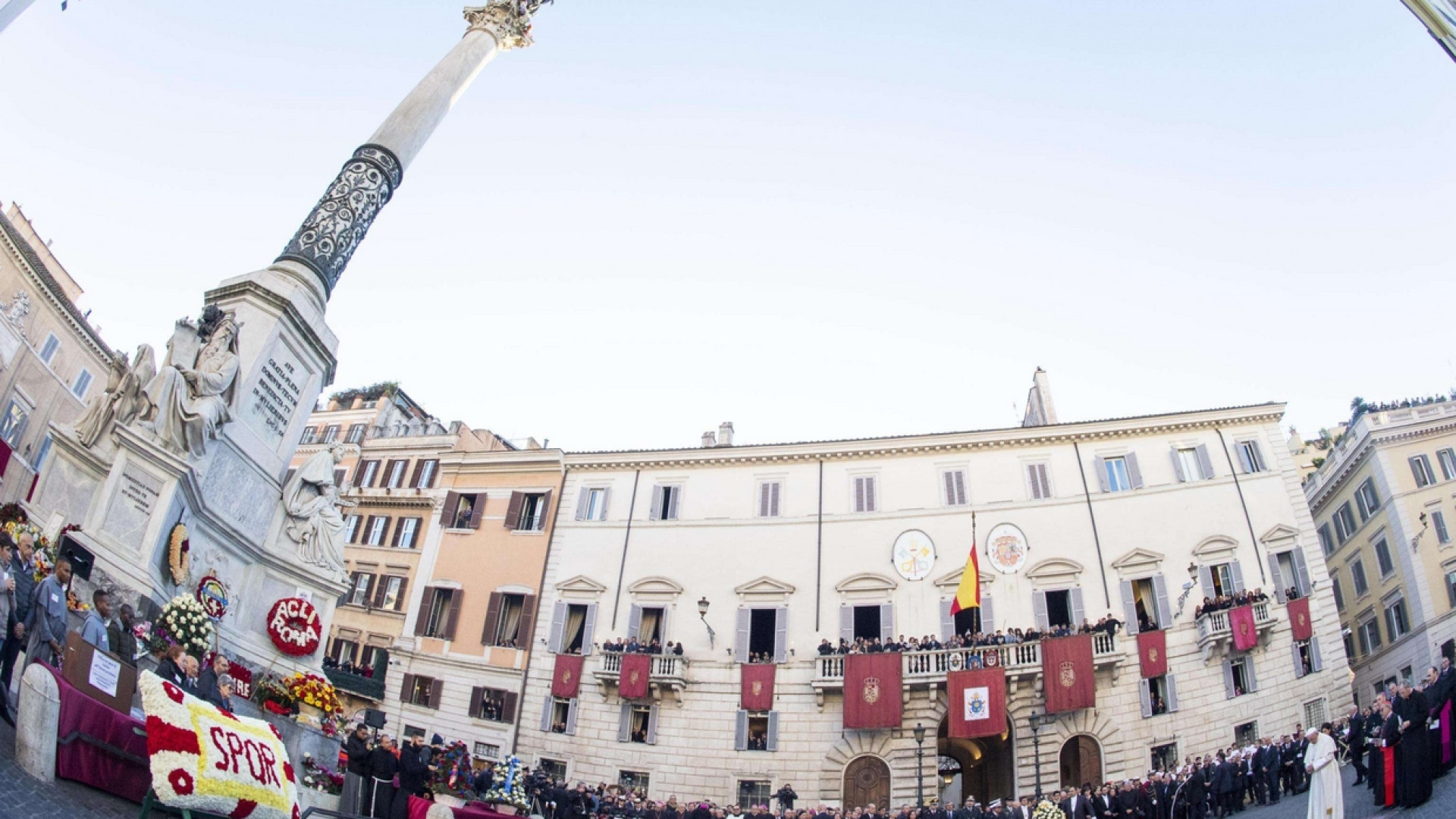 Immagine di La preghiera del Papa a Maria: «Non abbandonare le famiglie rifugiate»