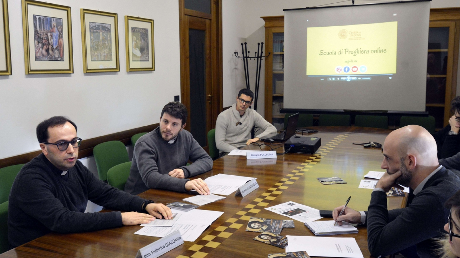 Immagine di I ragazzi di oggi pregano anche online