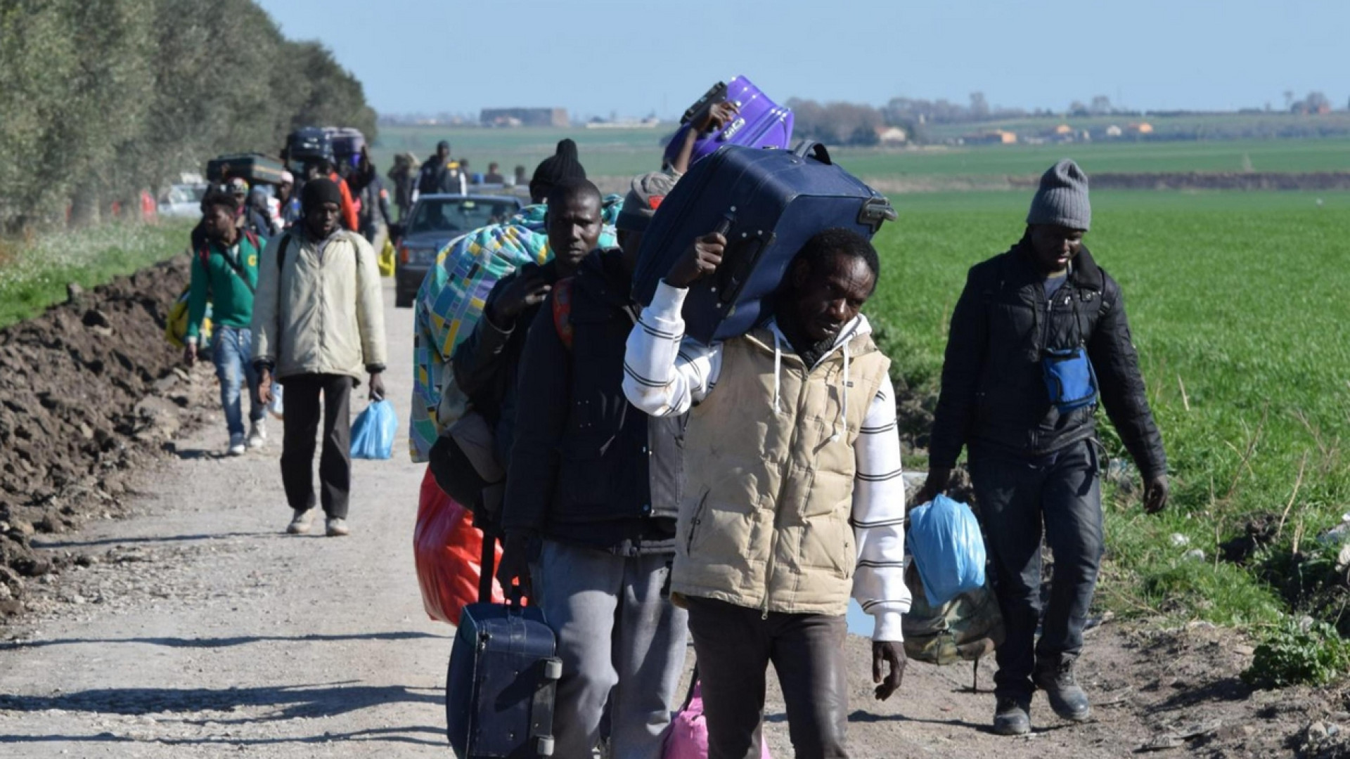 Immagine di Nuovi schiavi per i caporali (grazie al decreto Salvini)