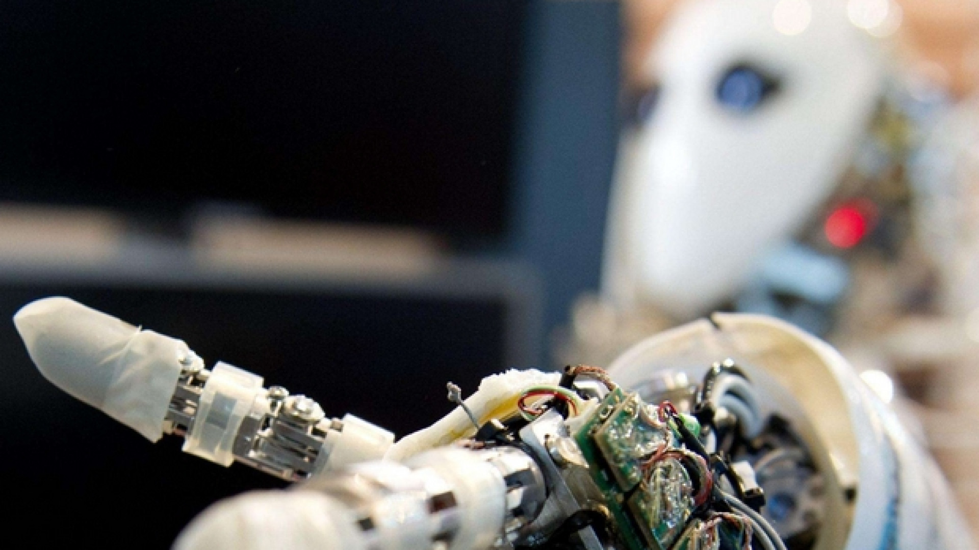 Immagine di Tecnologie al lavoro la prima sfida è etica