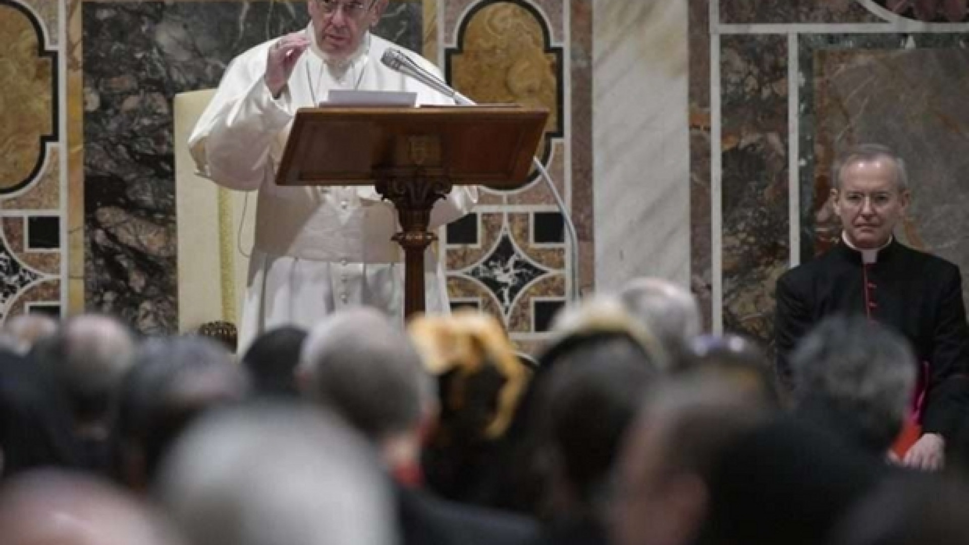 Immagine di Il Papa: la via del dialogo oltre populismi e nazionalismi