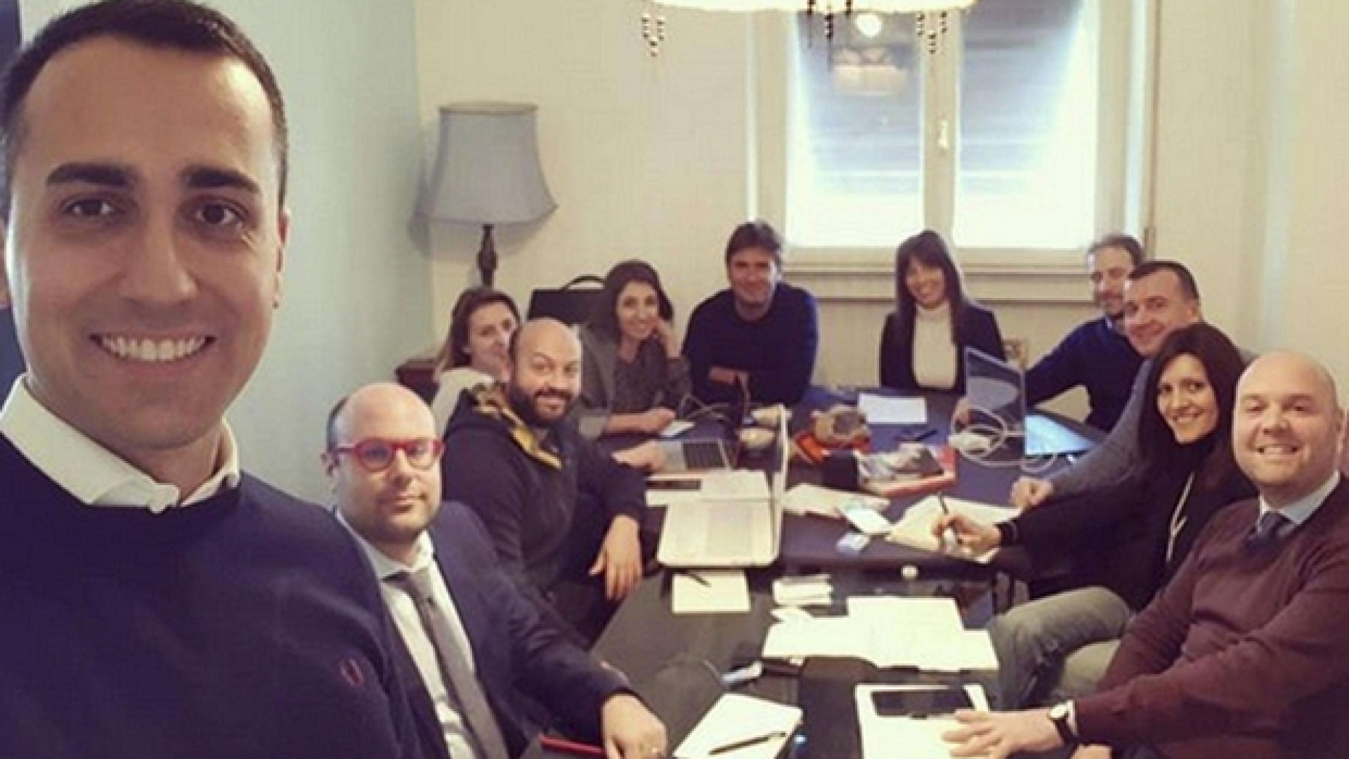 Immagine di Di Maio incita i gilet gialli