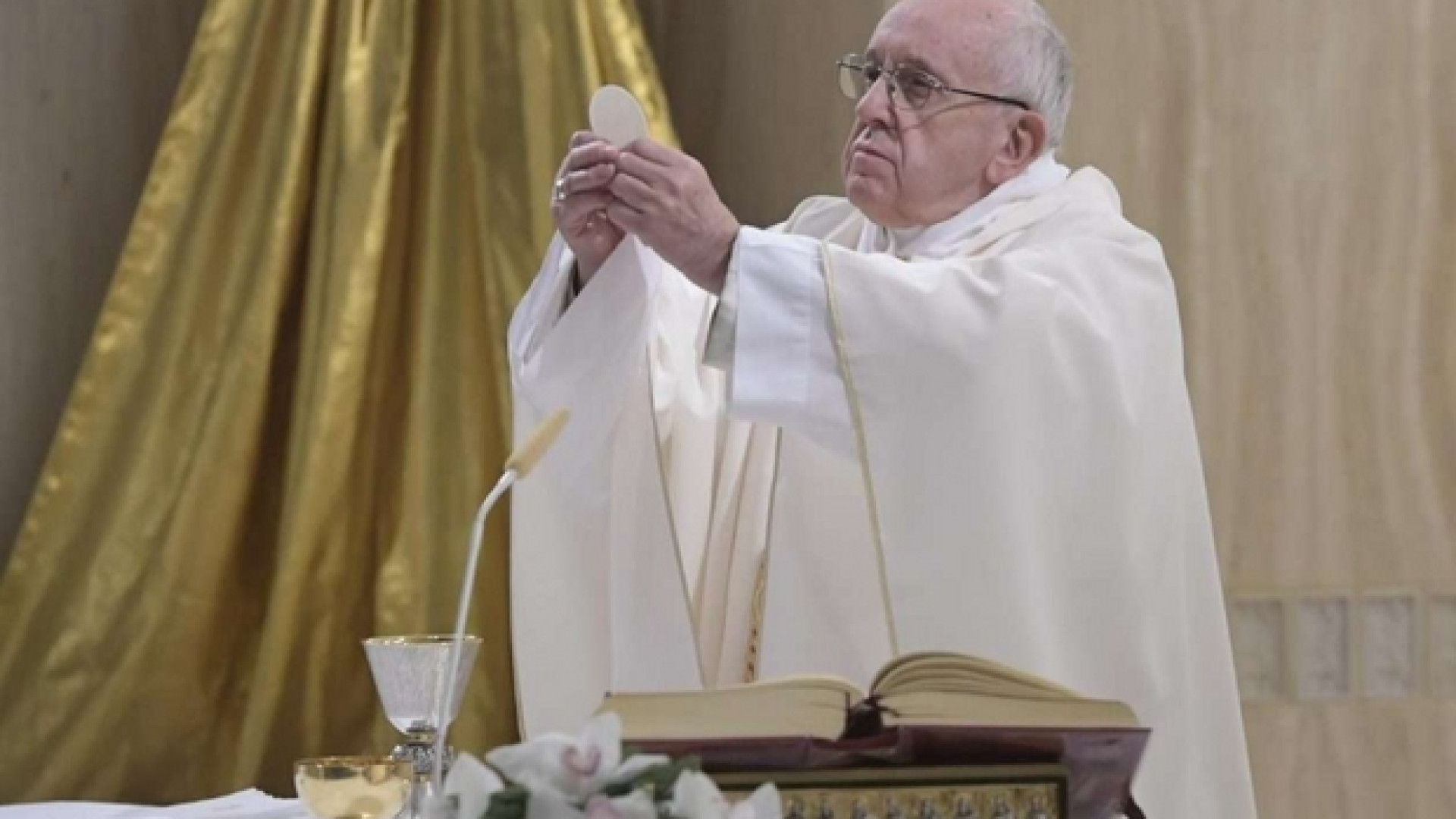 Immagine di Papa: la cultura dell'indifferenza è l'opposto dell’amore di Dio