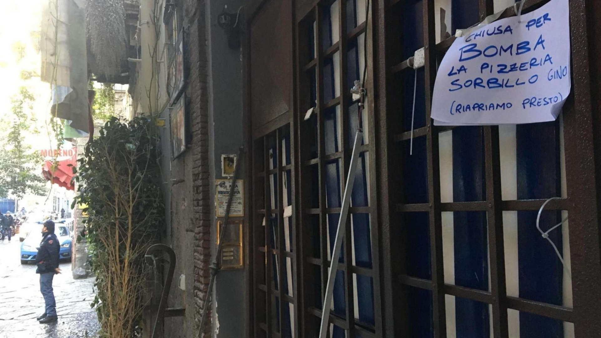 Immagine di Bomba contro storica pizzeria Sorbillo