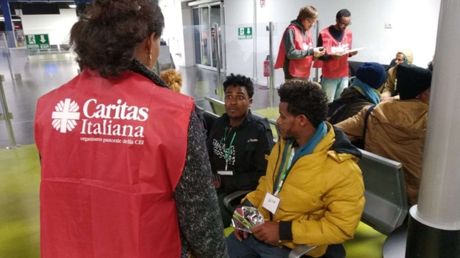 Immagine di Arrivati altri 85 profughi a Fiumicino. Li accoglieranno 17 diocesi