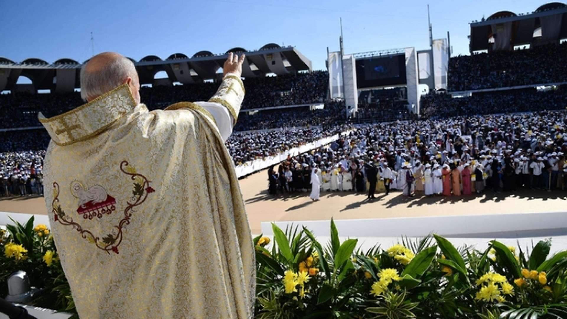 Immagine di Il Papa: «Le vostre comunità siano oasi di pace»