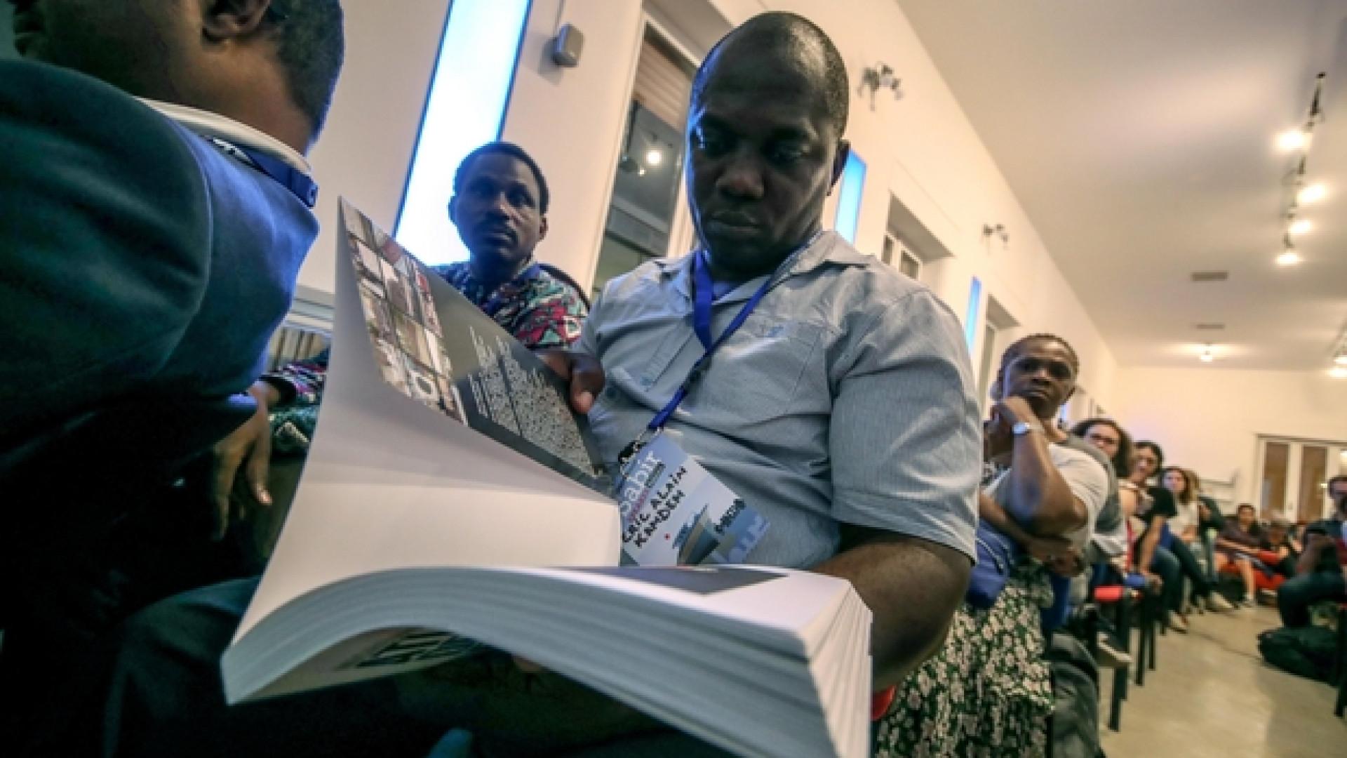 Immagine di L'accoglienza creativa dei Comuni per superare la norma sui migranti