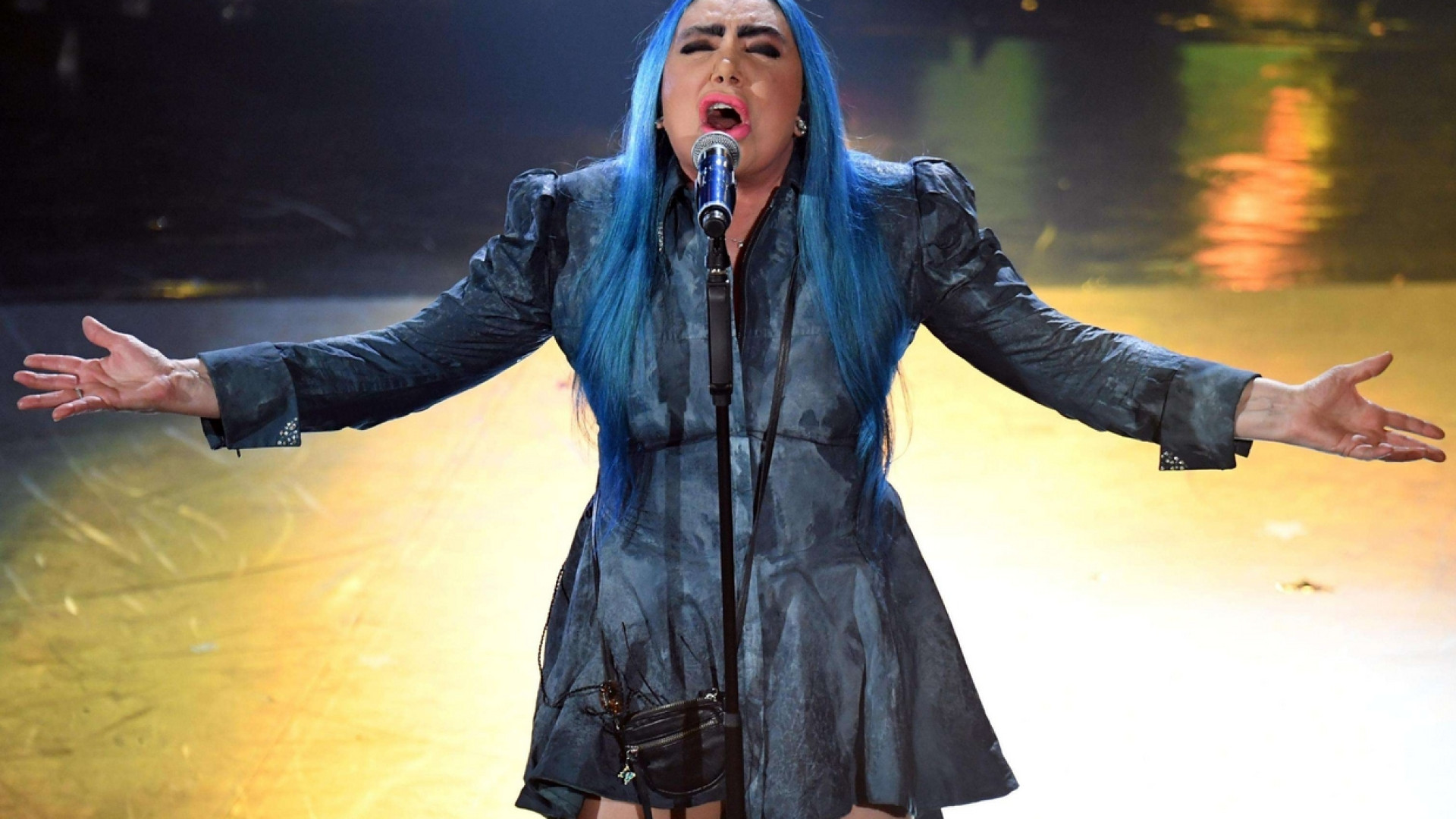 Immagine di Loredana Bertè «rock» con il cuore a Mimì