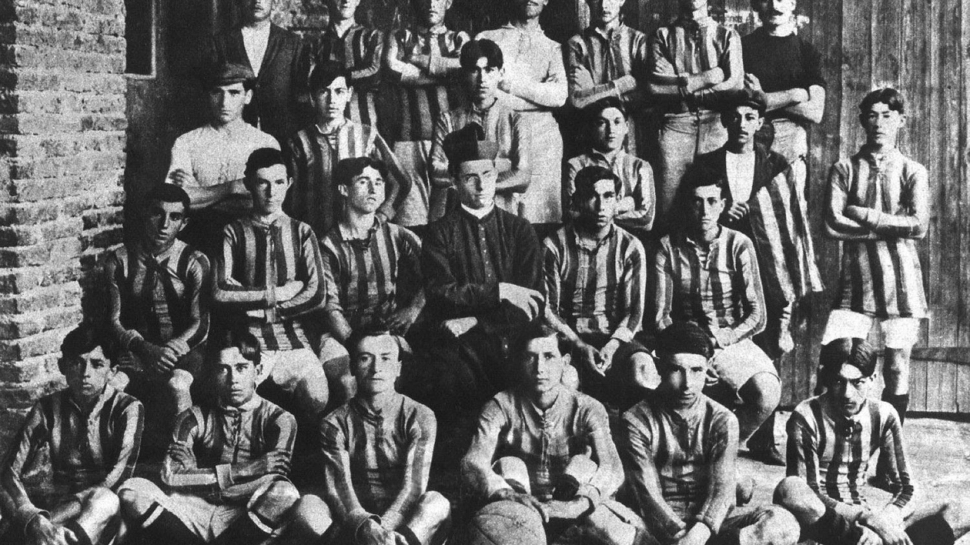 Immagine di Gli italiani che esportarono il calcio nel mondo