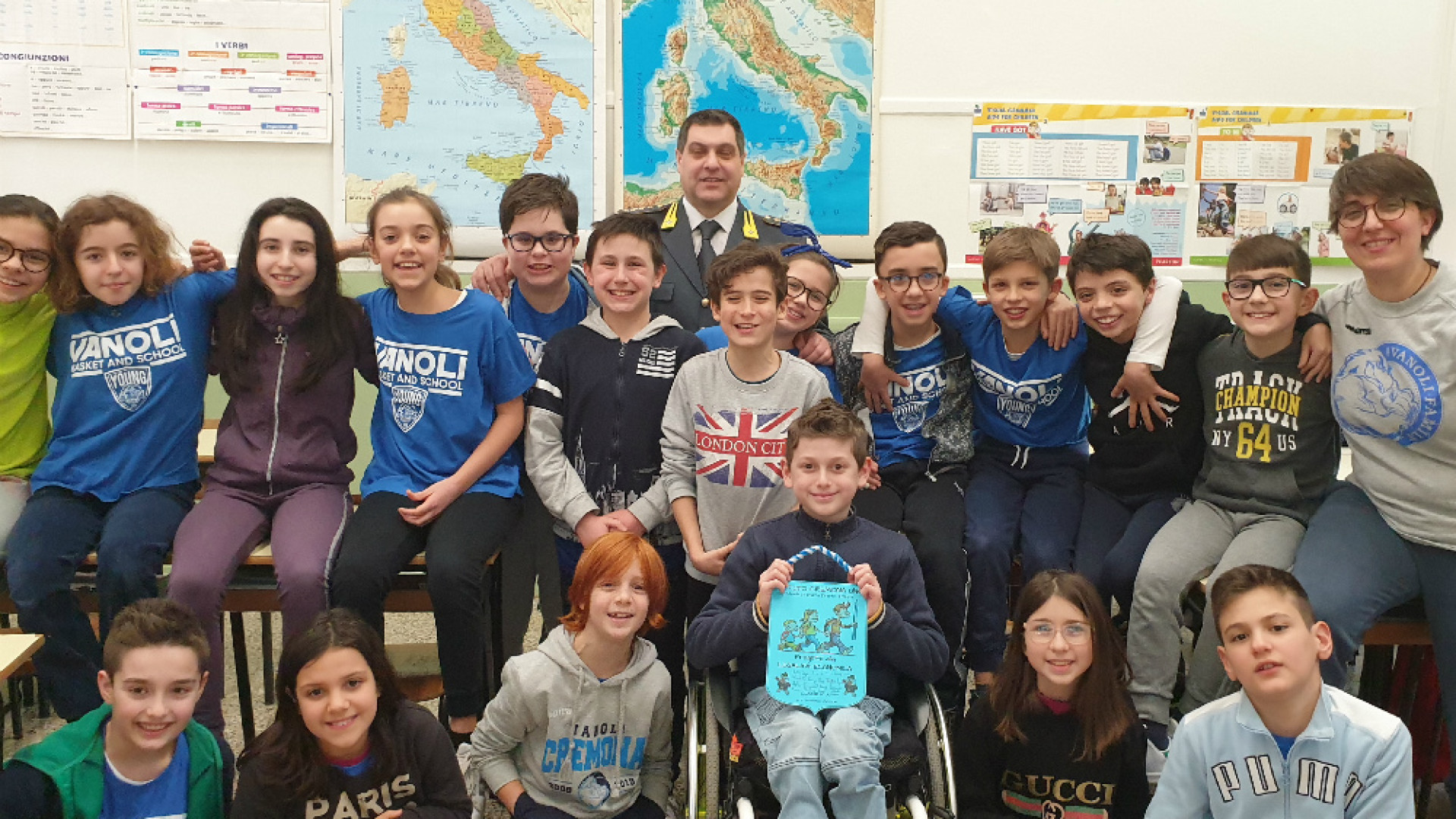 Immagine di Guardia di Finanza in campo per il progetto Educare alla Legalità"
