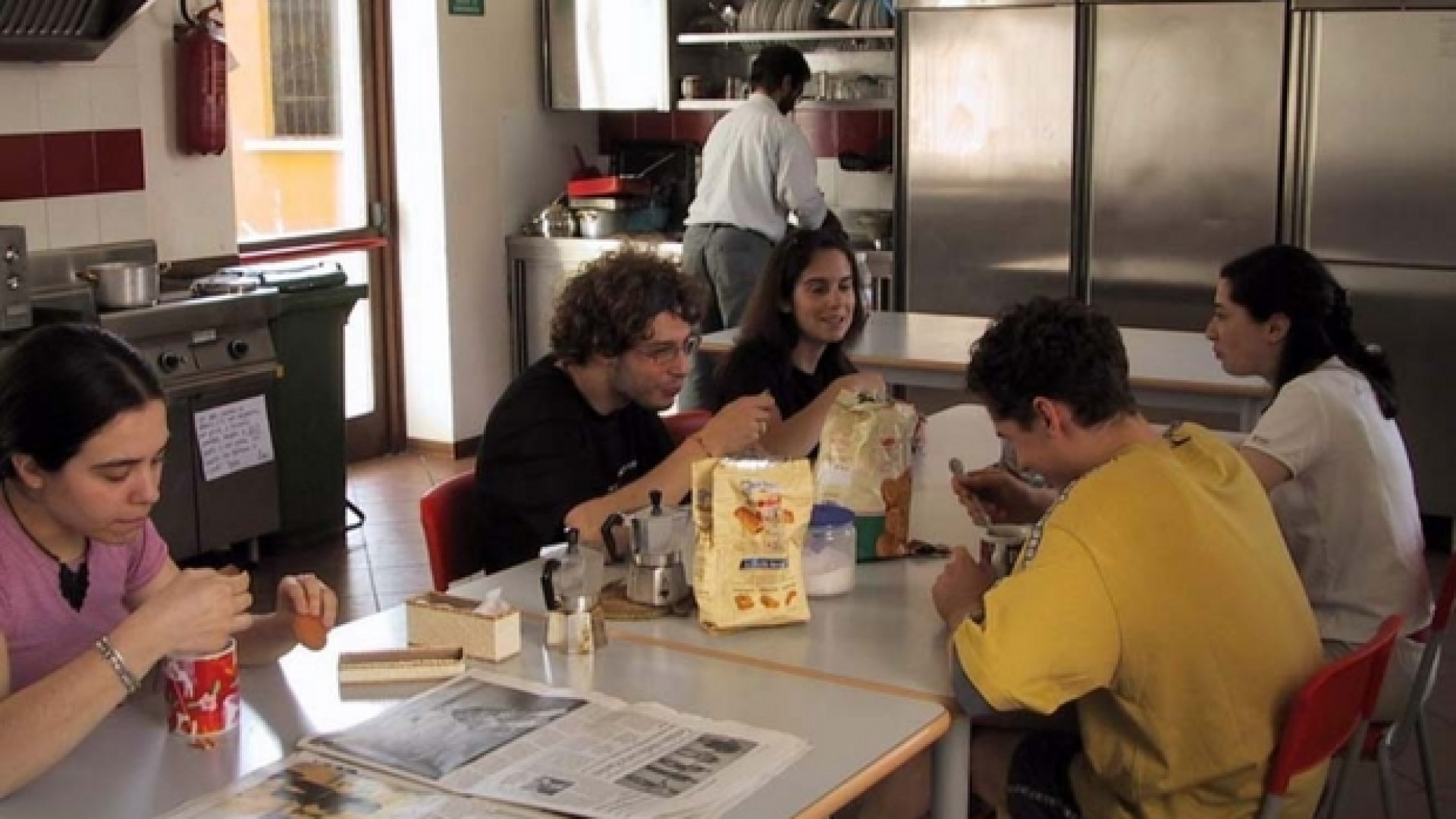 Immagine di I giovani che lasciano la casa e provano la vita comunitaria