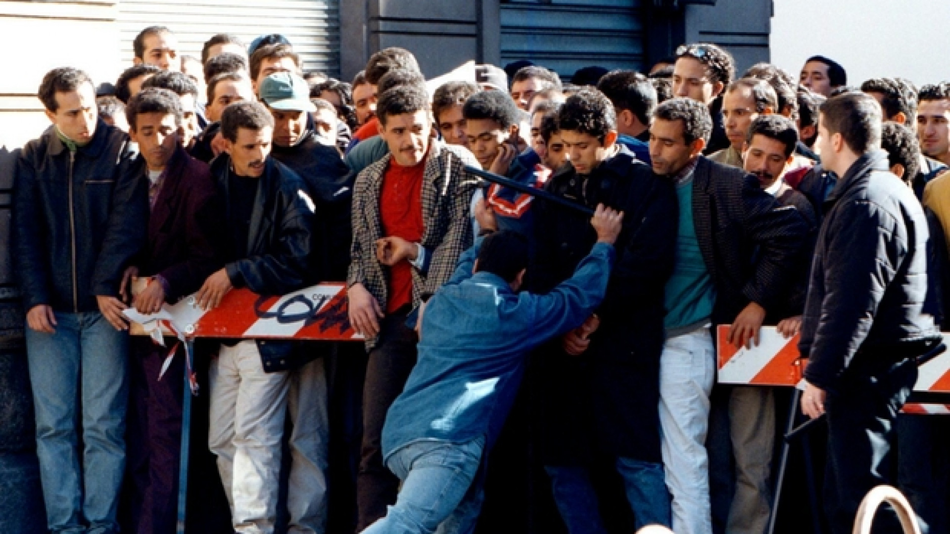 Immagine di Reddito di cittadinanza: per gli stranieri serve il timbro del consolato