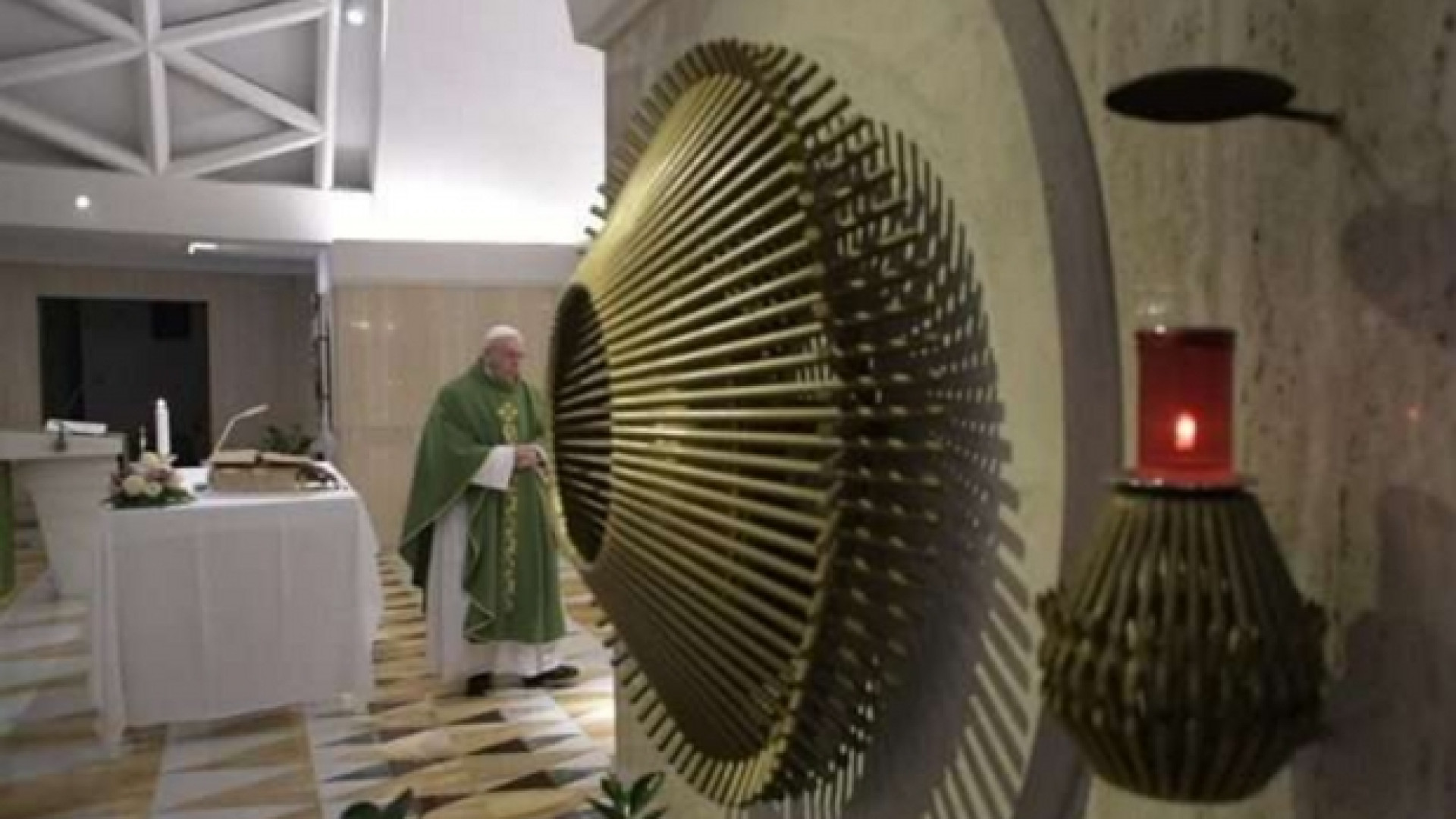 Immagine di Il Papa: «C'è la misericordia di Dio, ma anche la sua ira»