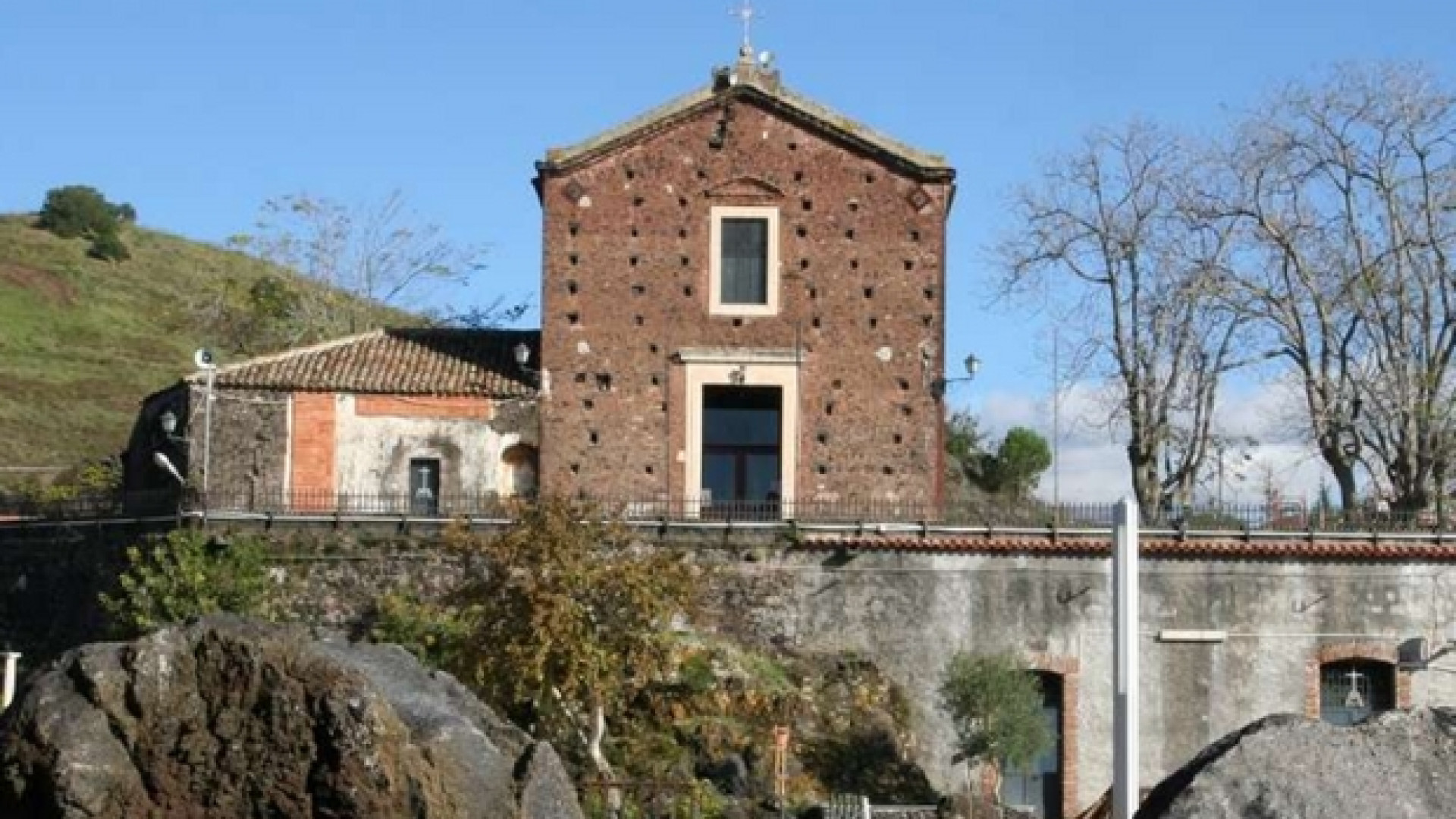 Immagine di 35 anni sotto la lava: 350 anni fa il prodigio della Madonna della Sciara