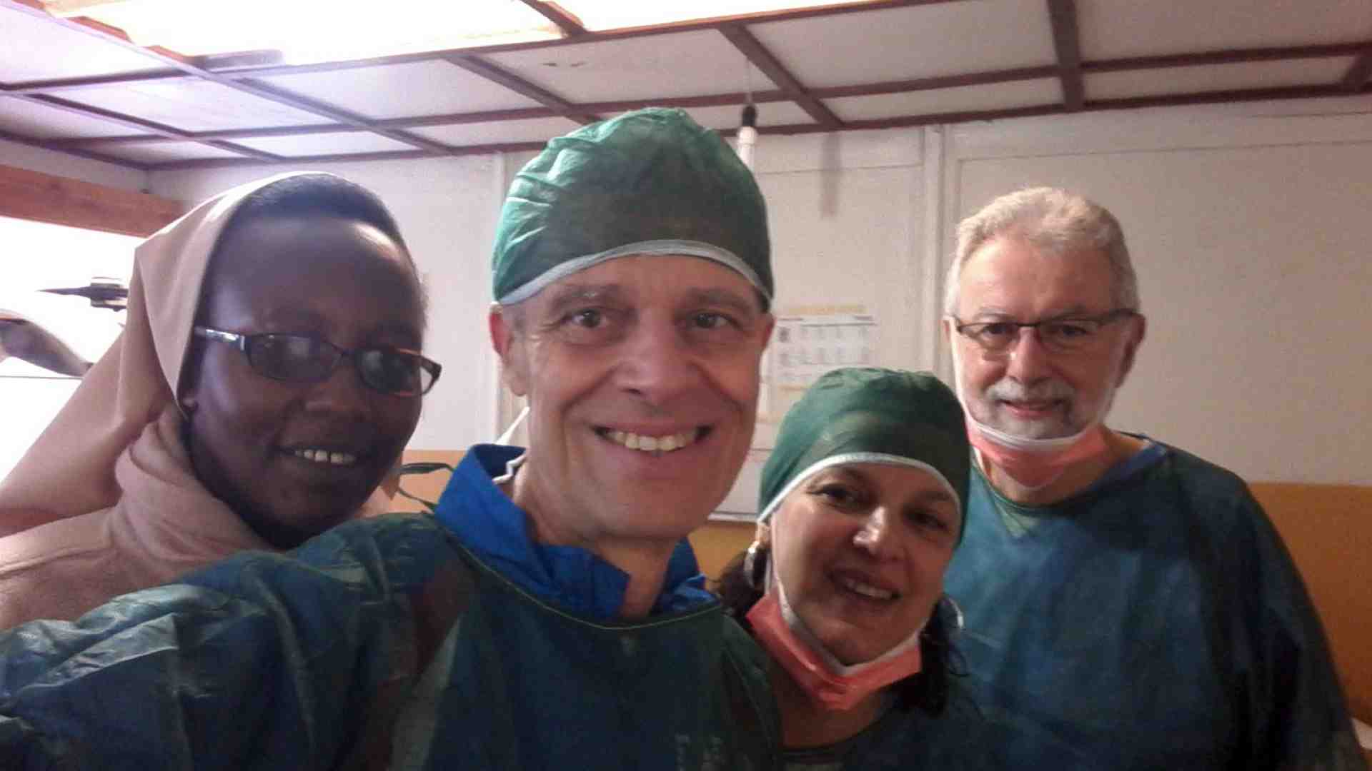 Immagine di Volano all'equatore per ridare il sorriso ai poveri del Ruanda