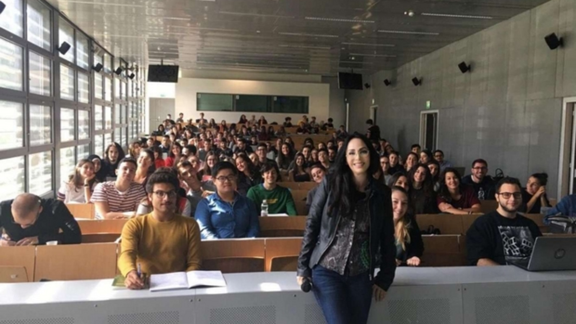 Immagine di La sfida online degli studenti: «Così salveremo la nostra prof malata»