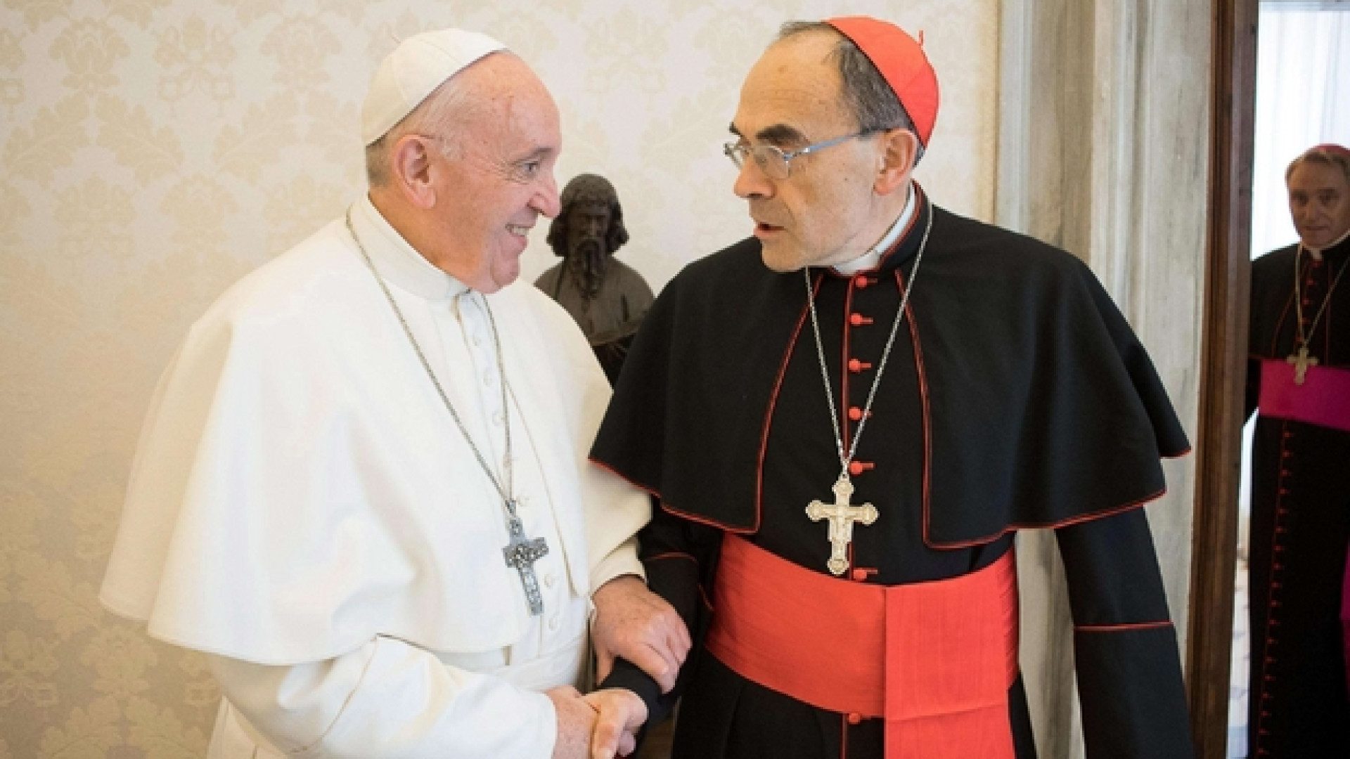 Immagine di Il Papa non accetta le dimissioni di Barbarin. Ma lui sceglie il ritiro
