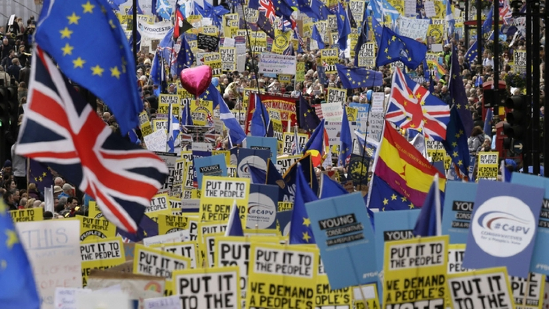Immagine di «No alla Brexit»: un milione di persone in piazza a manifestare