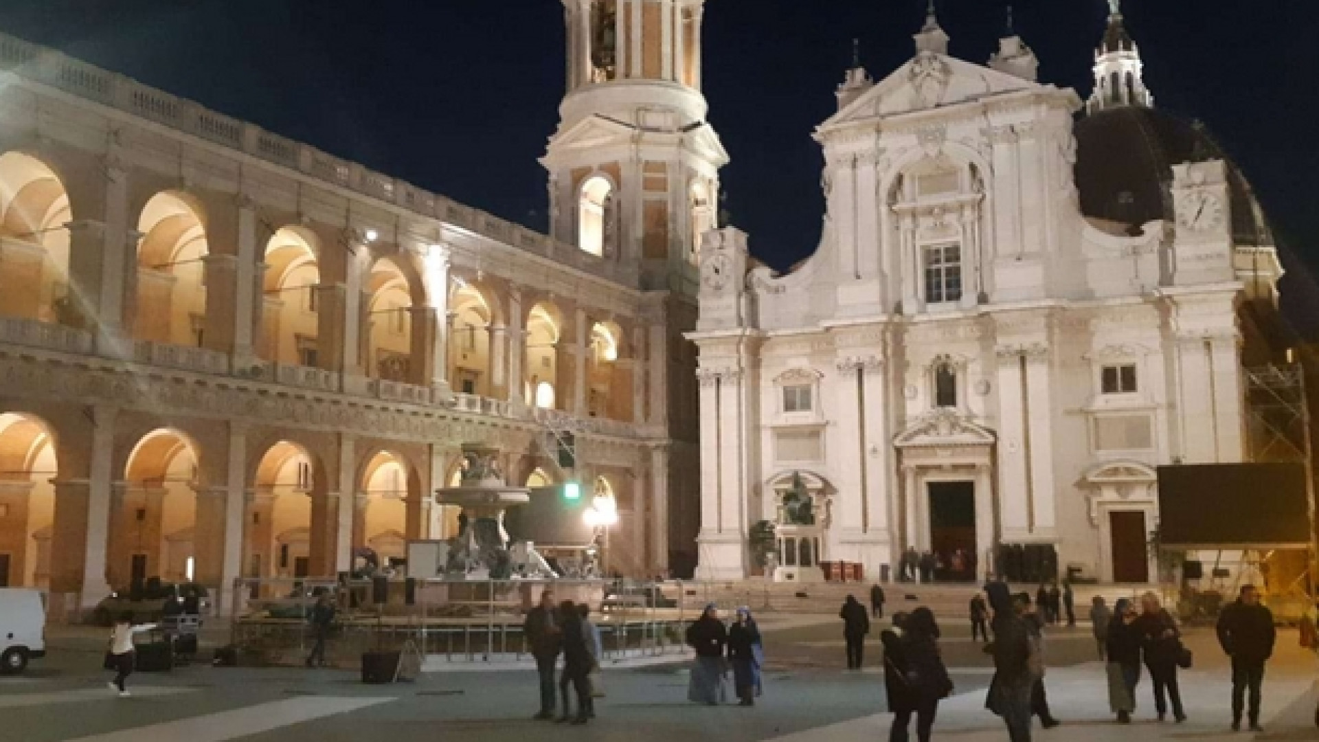 Immagine di Loreto in festa attende la visita di Papa Francesco
