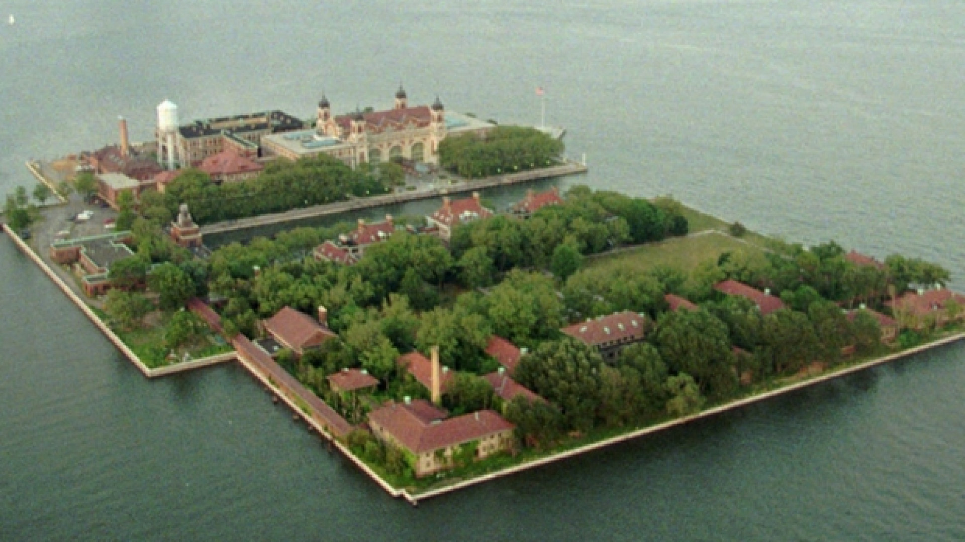 Immagine di Ellis Island, la porta del «nuovo mondo»... quando i migranti eravamo noi