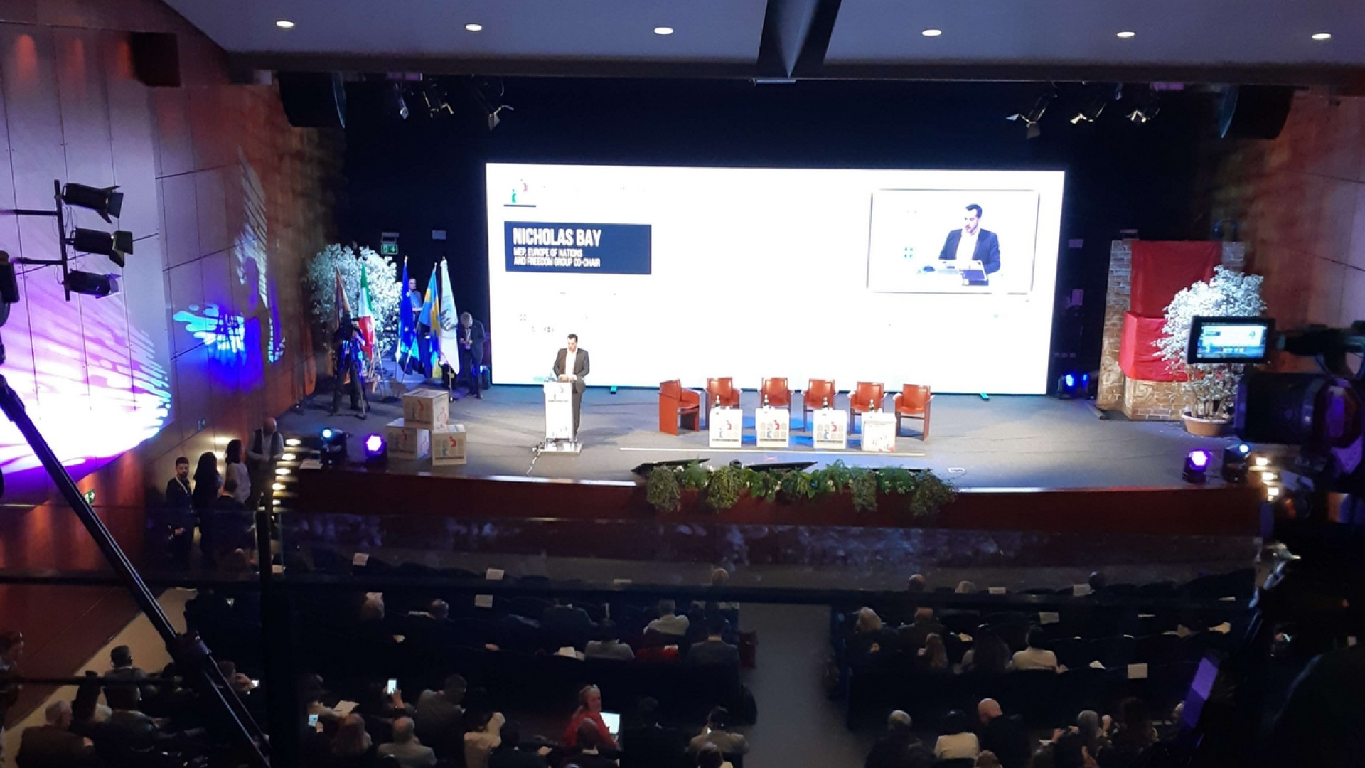 Immagine di A Verona gli annunci di Salvini. Ma Di Maio lo bacchetta