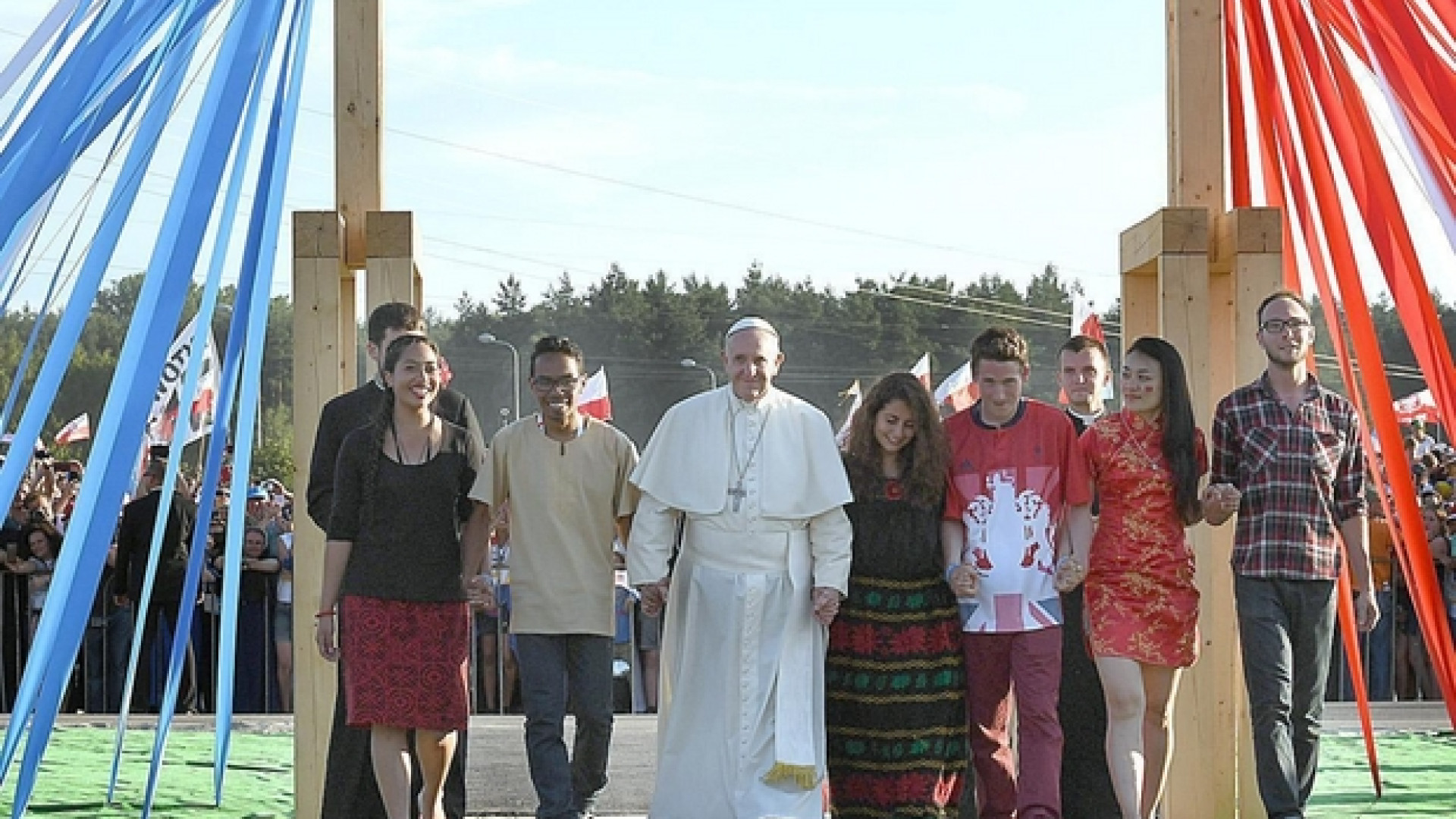 Immagine di Il Papa ai giovani: Cristo è vivo e vi vuole vivi