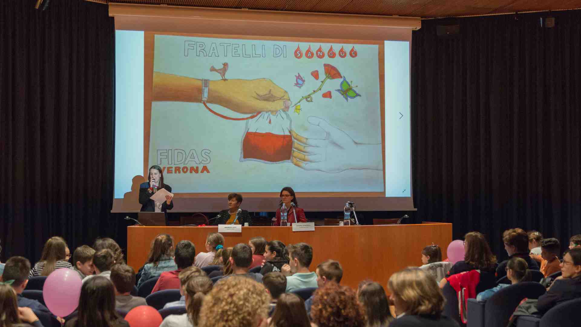 Immagine di Premiati gli studenti "A scuola di dono"