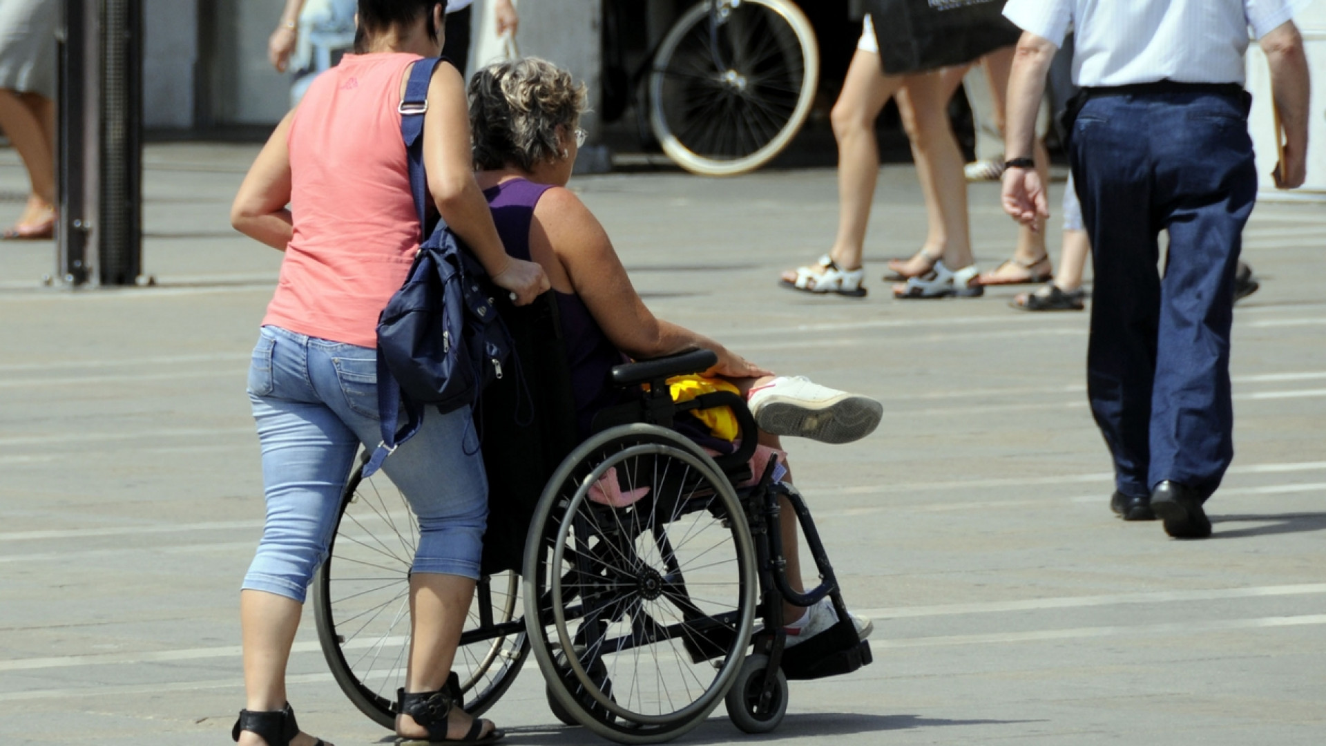 Immagine di Badanti sfruttate o «in nero». L'emersione non viene favorita