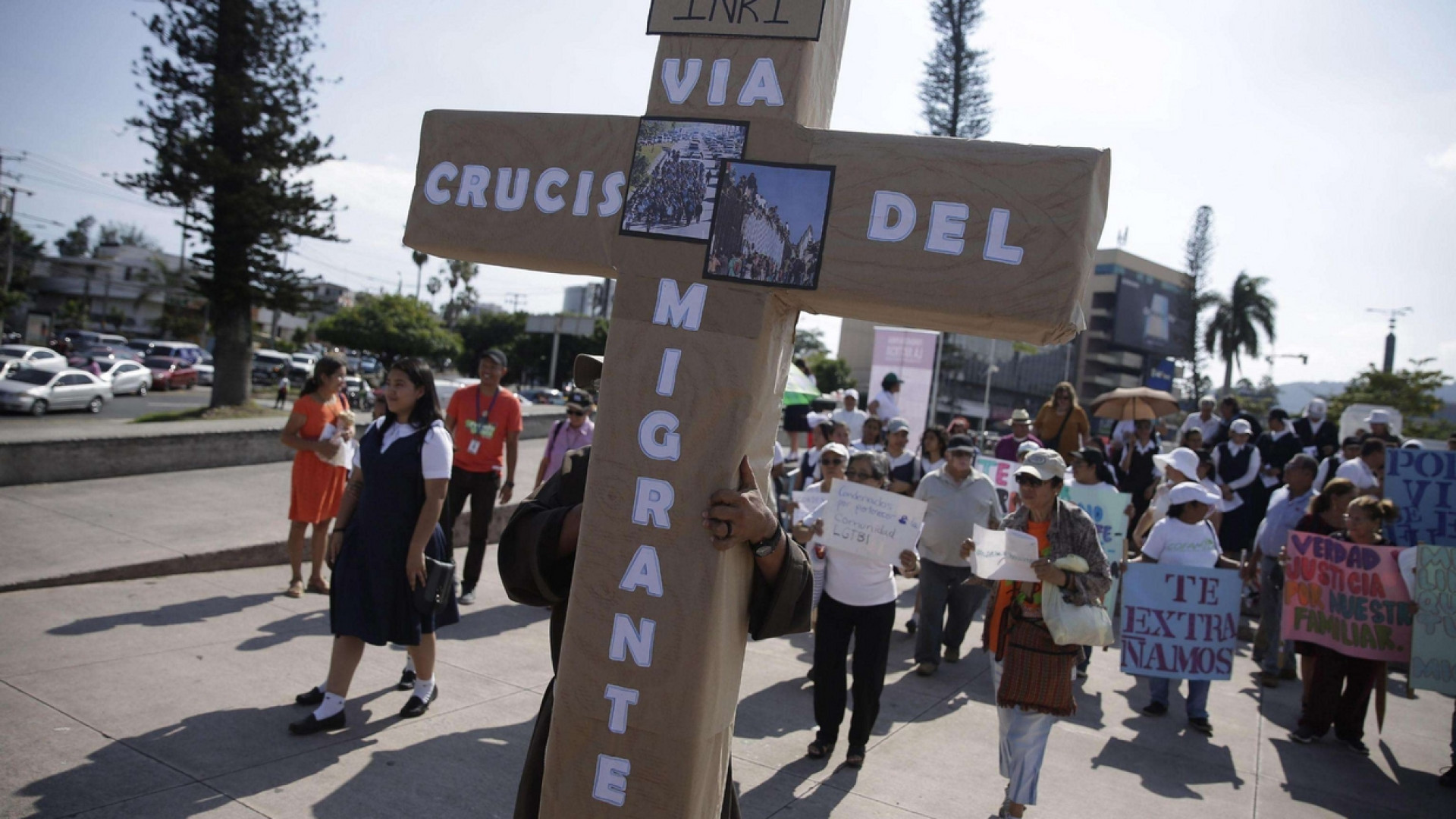 Immagine di Trump deve riaprire il Muro per i figli dei migranti «protetti»