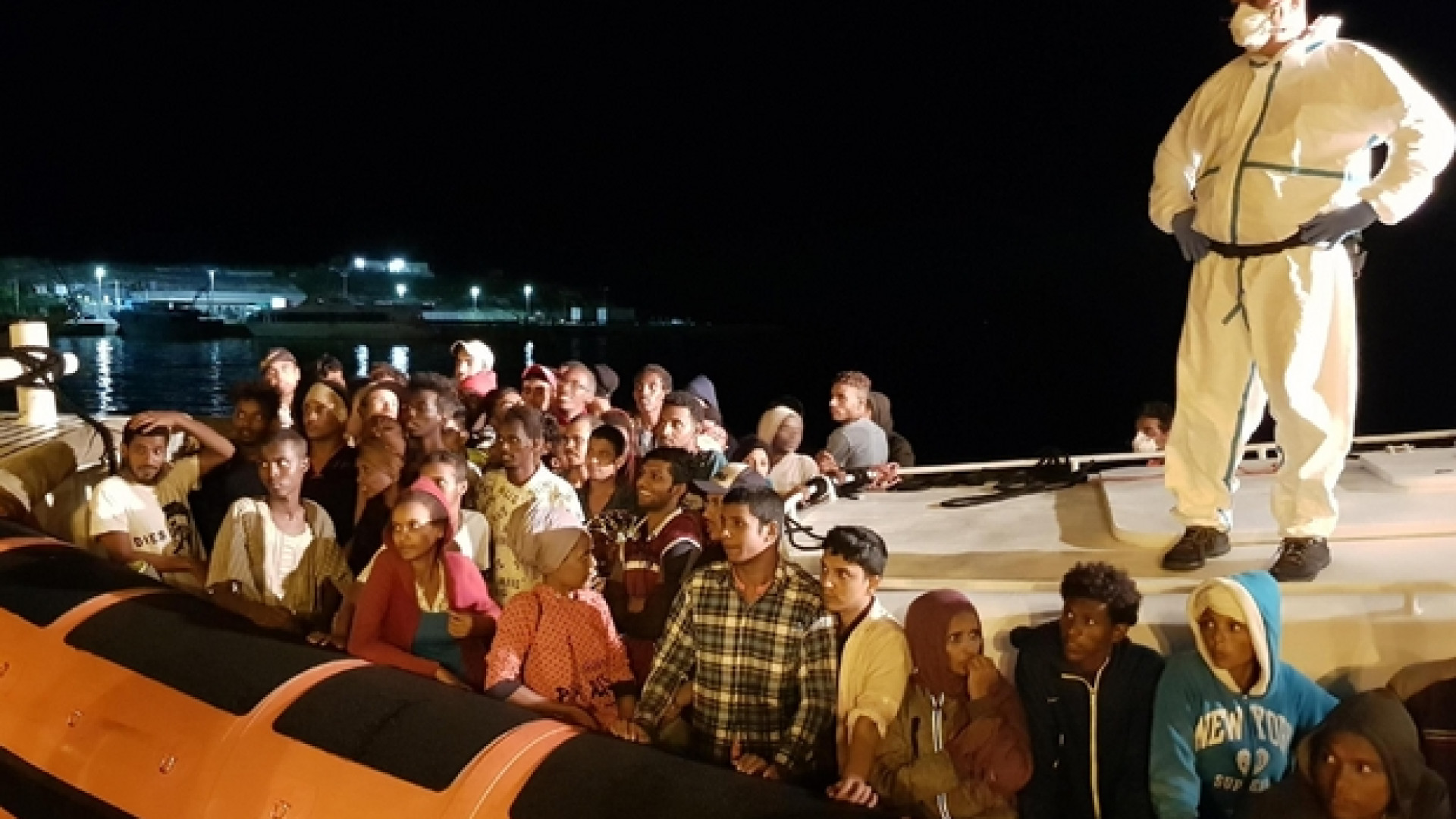 Immagine di Propaganda vuota e via maestra dei «corridoi»